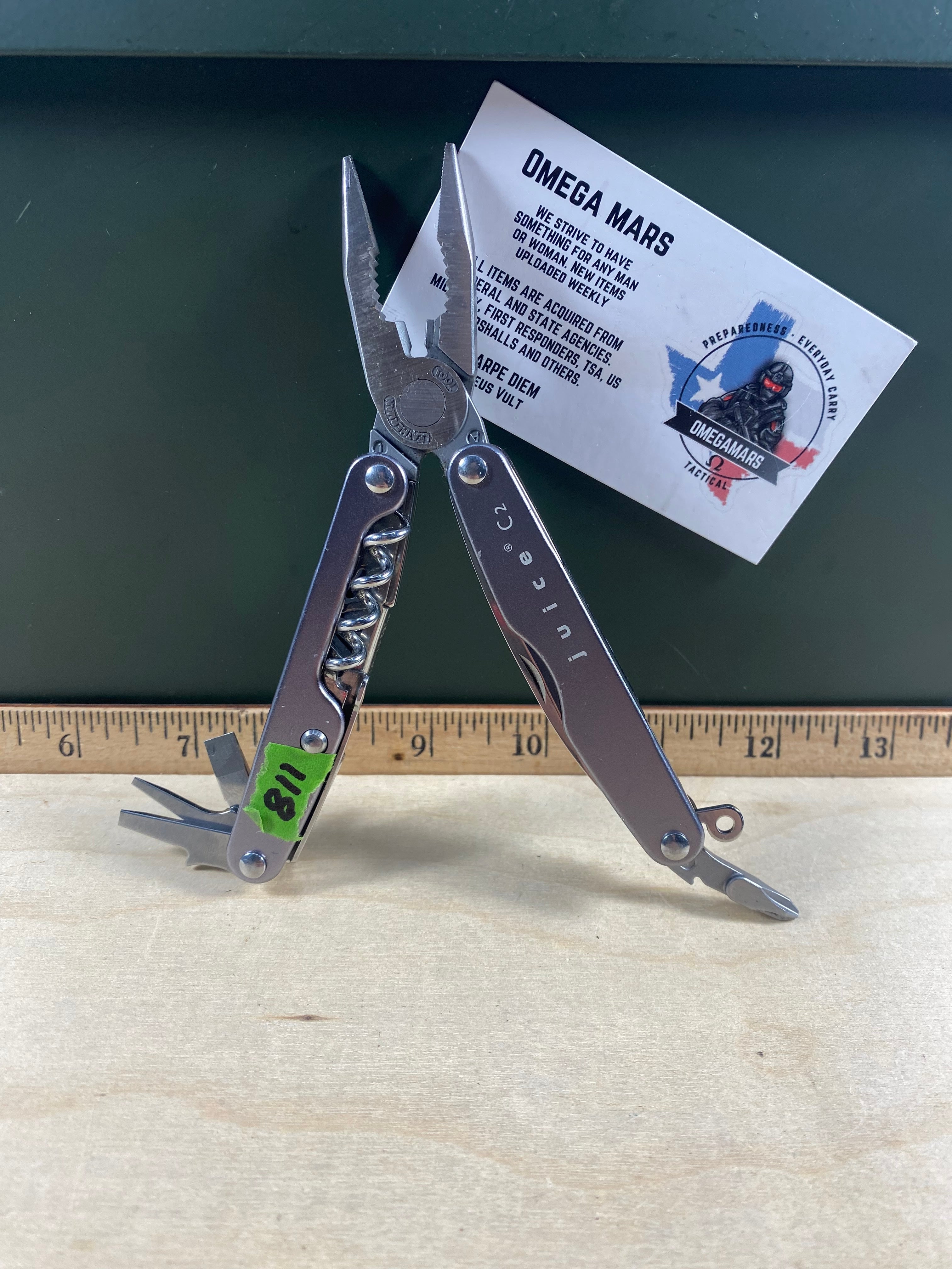 Leatherman juice C2 #118. Light usage. Chips on blade.