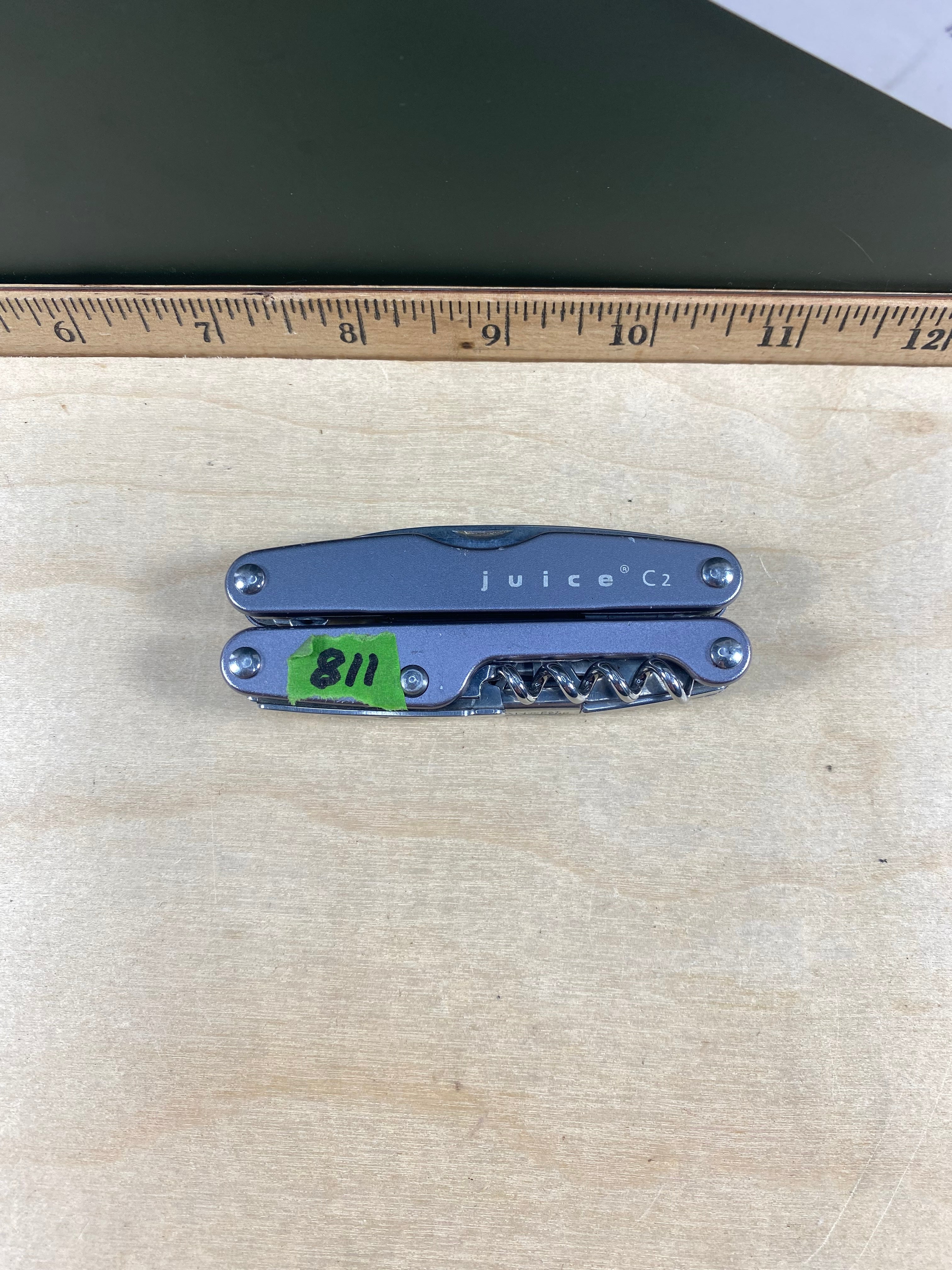 Leatherman juice C2 #118. Light usage. Chips on blade.
