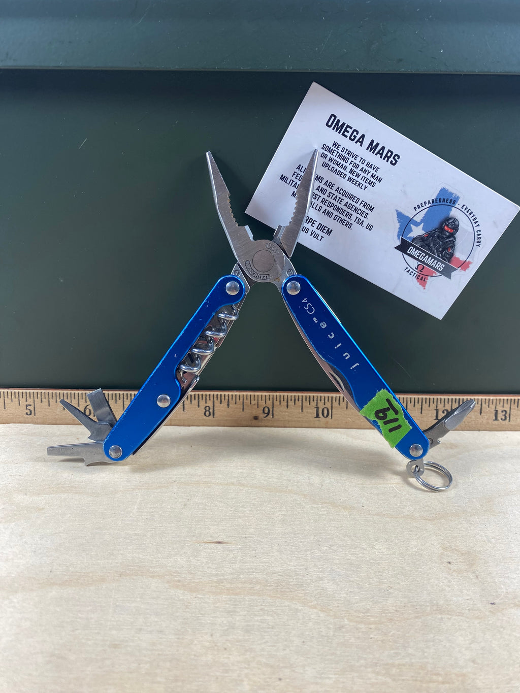 Leatherman Juice CS4 #119. Light usage. Chip on blade.