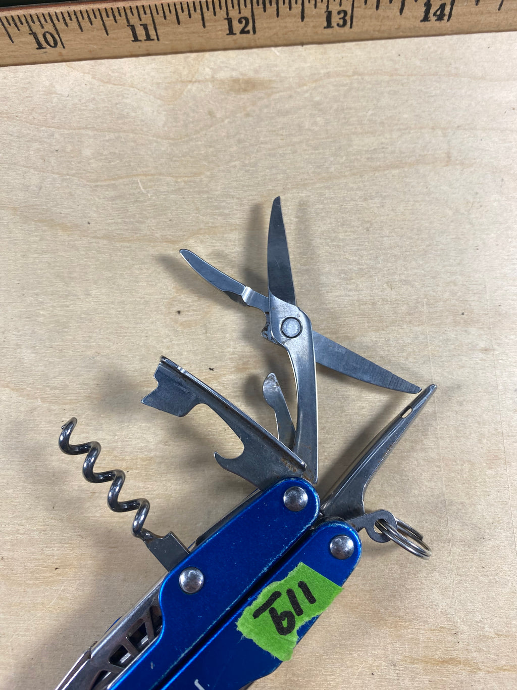 Leatherman Juice CS4 #119. Light usage. Chip on blade.