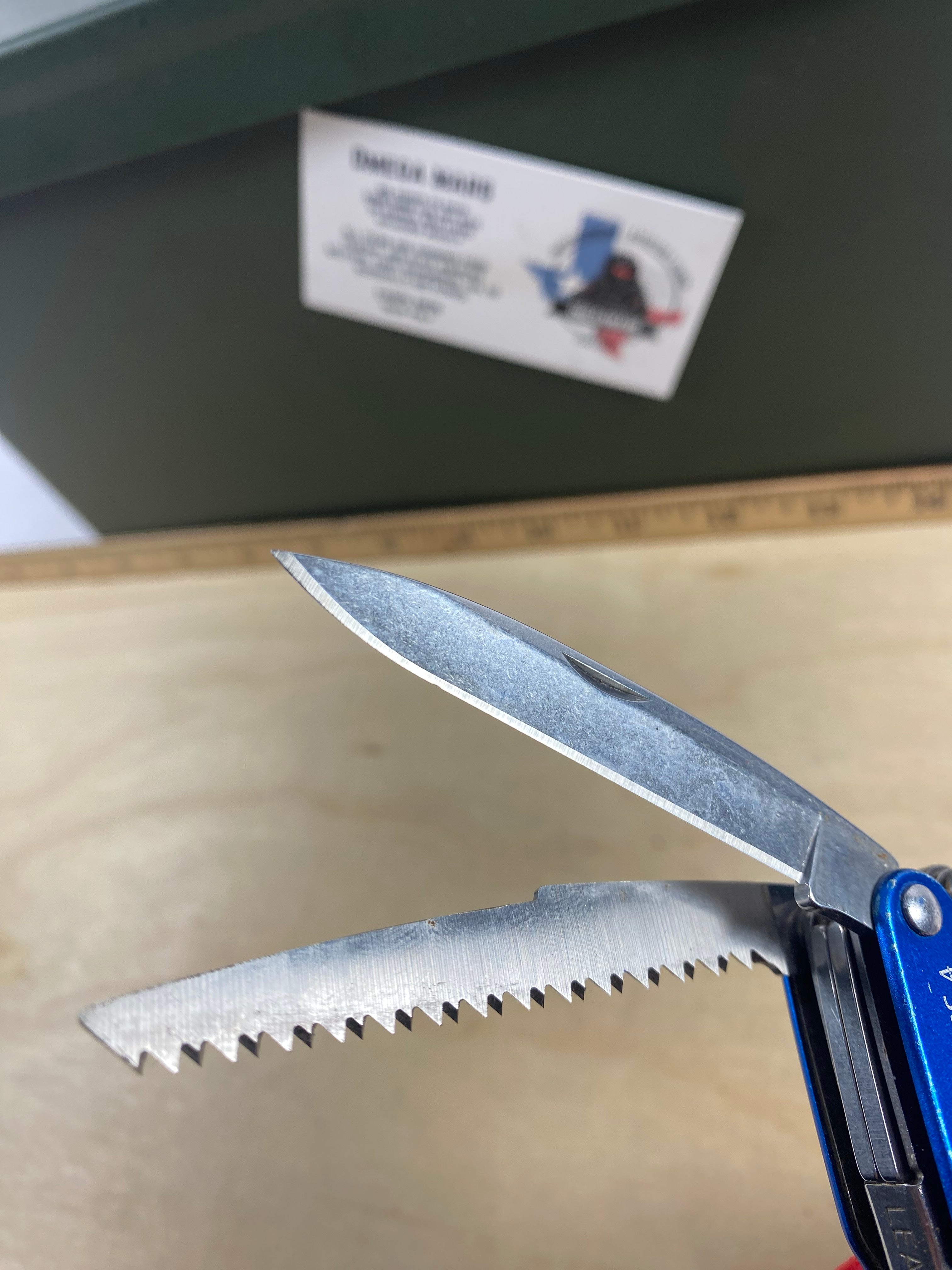 Leatherman Juice CS4 #119. Light usage. Chip on blade.