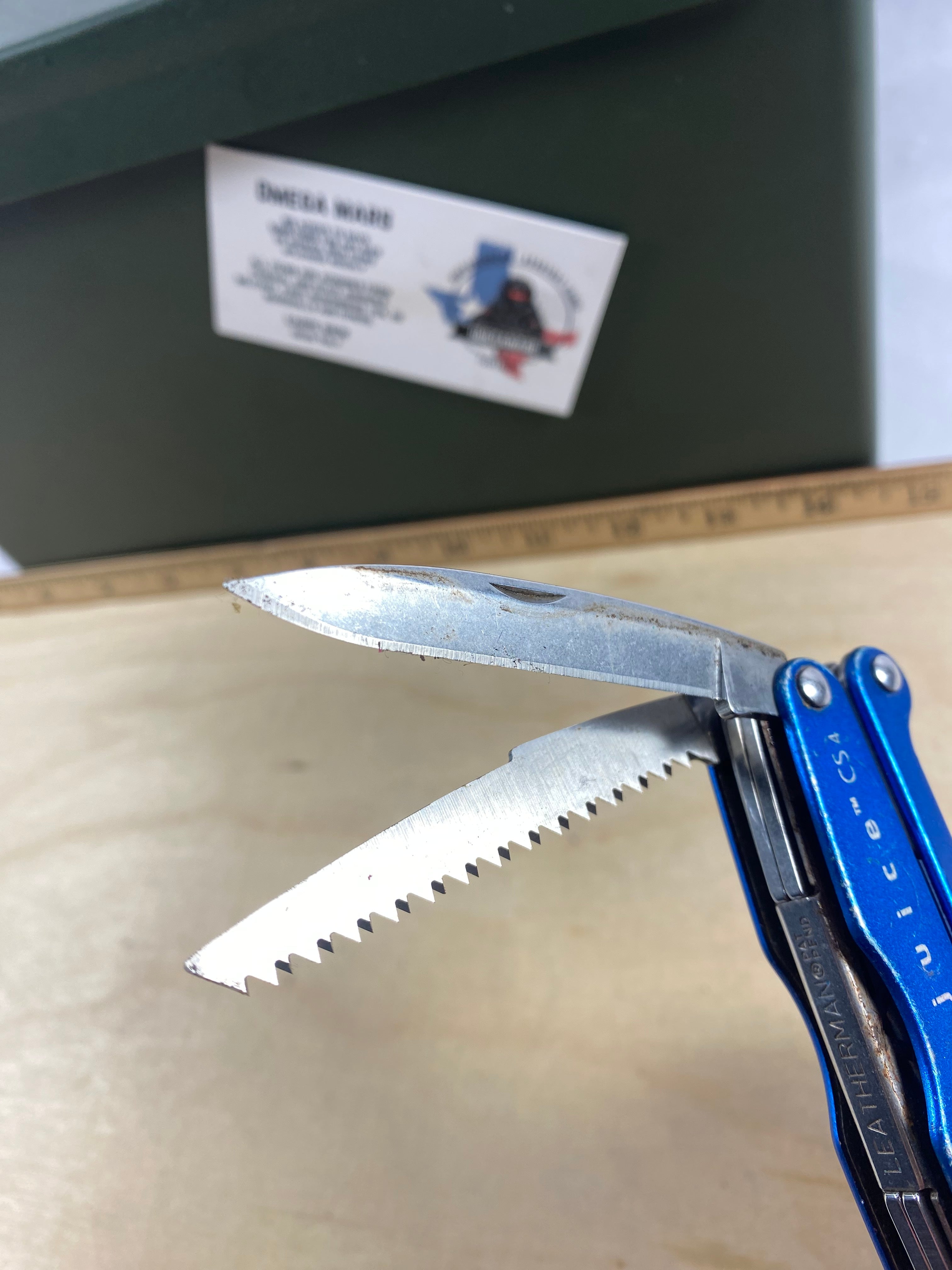 Leatherman Juice CS4 #120. Light usage. Needs oil and rust was observed.