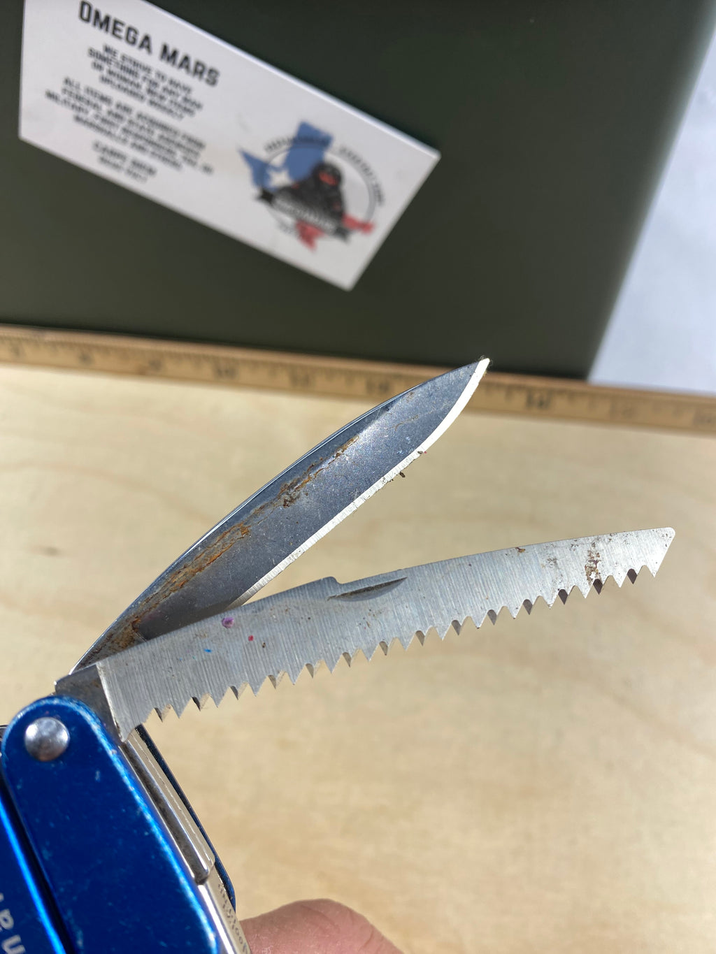 Leatherman Juice CS4 #120. Light usage. Needs oil and rust was observed.