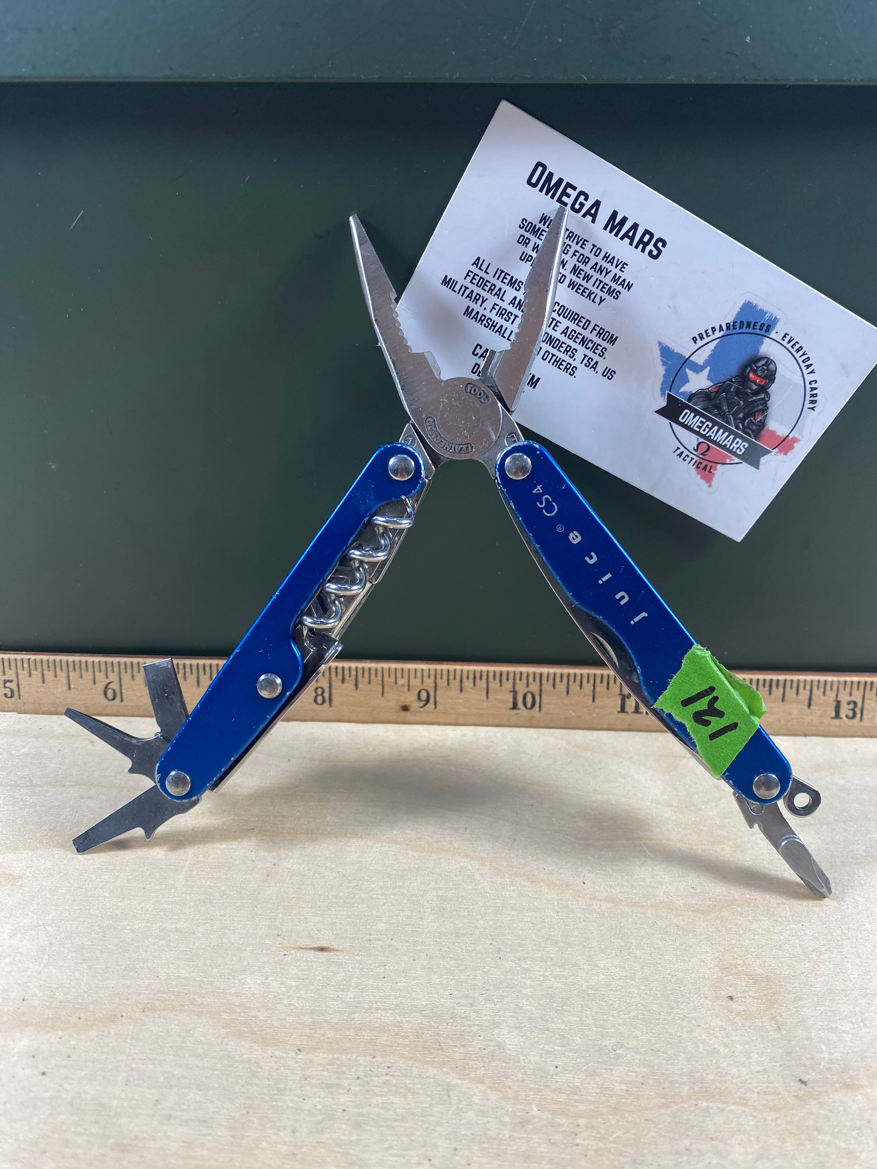 Leatherman Juice CS4 #121. Light usage. Tip broken.
