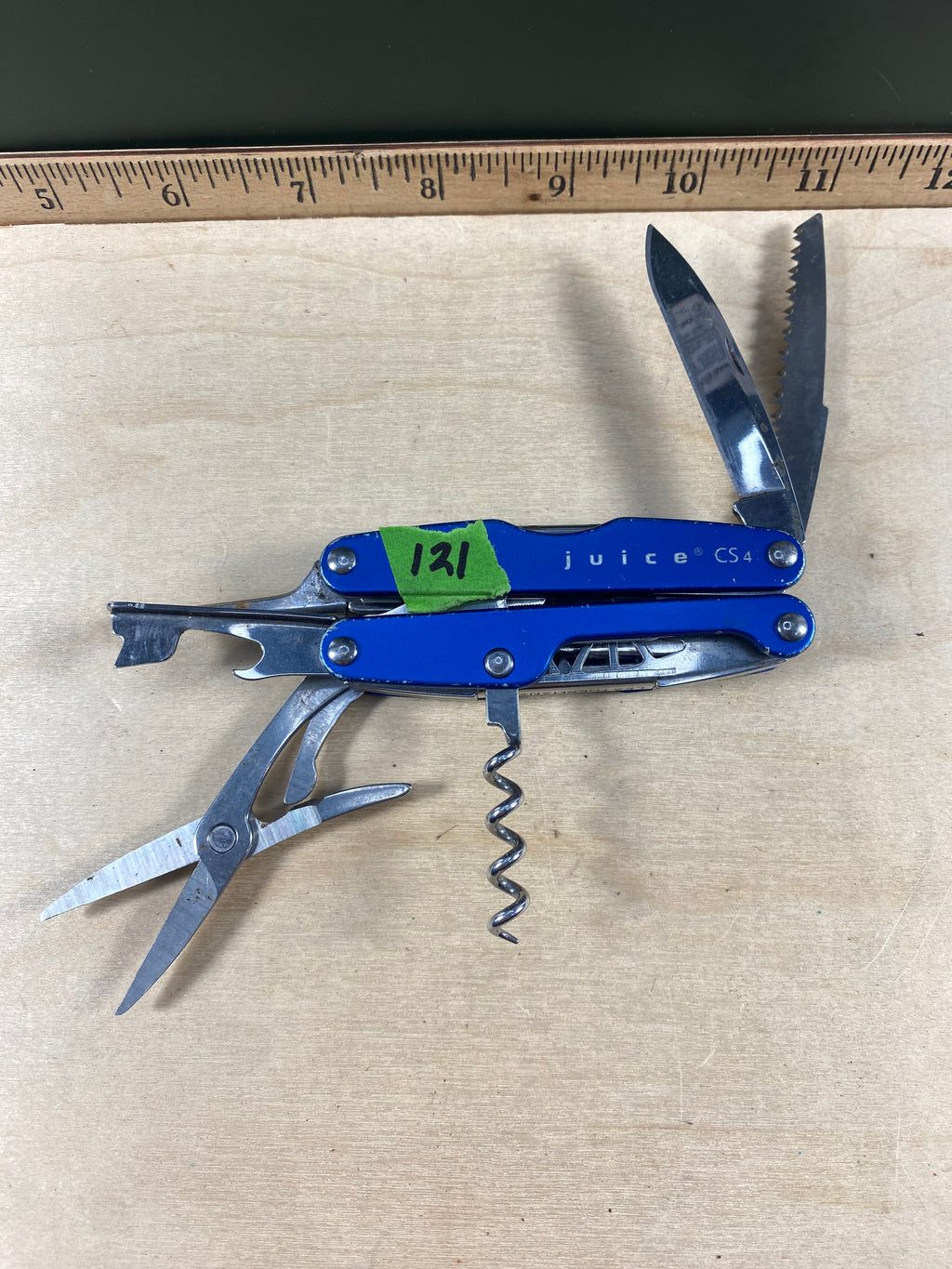 Leatherman Juice CS4 #121. Light usage. Tip broken.