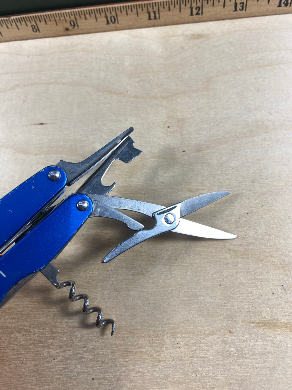 Leatherman Juice CS4 #121. Light usage. Tip broken.