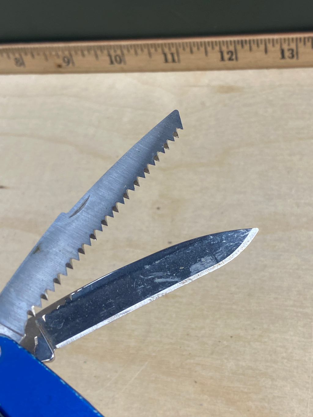 Leatherman Juice CS4 #121. Light usage. Tip broken.