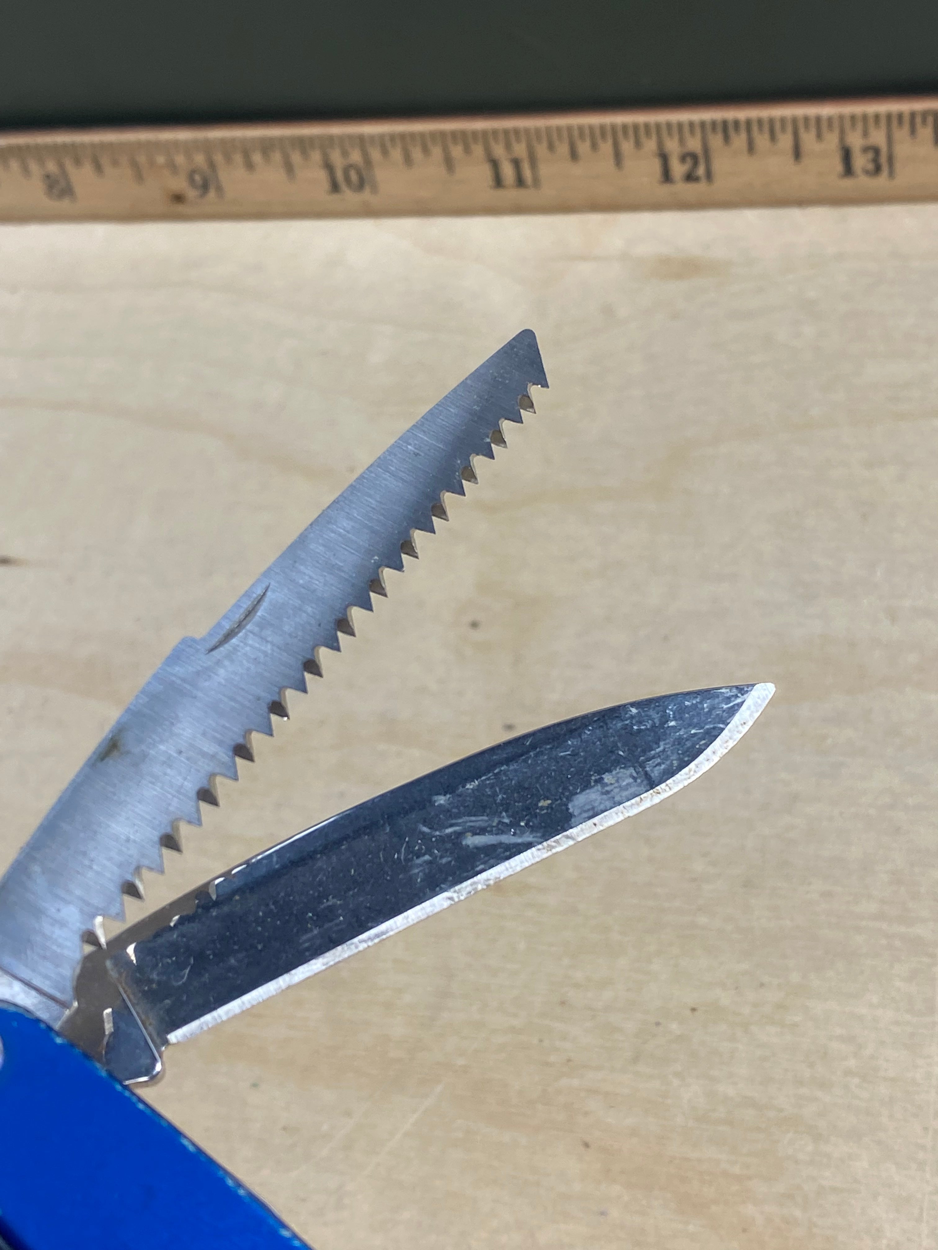 Leatherman Juice CS4 #121. Light usage. Tip broken.