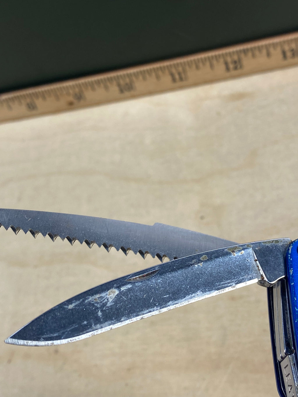 Leatherman Juice CS4 #121. Light usage. Tip broken.