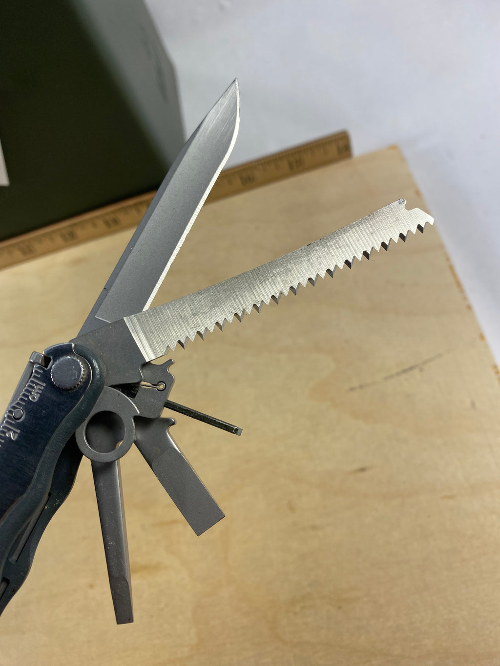Leatherman Blast #124. Light usage. Chip on blade.