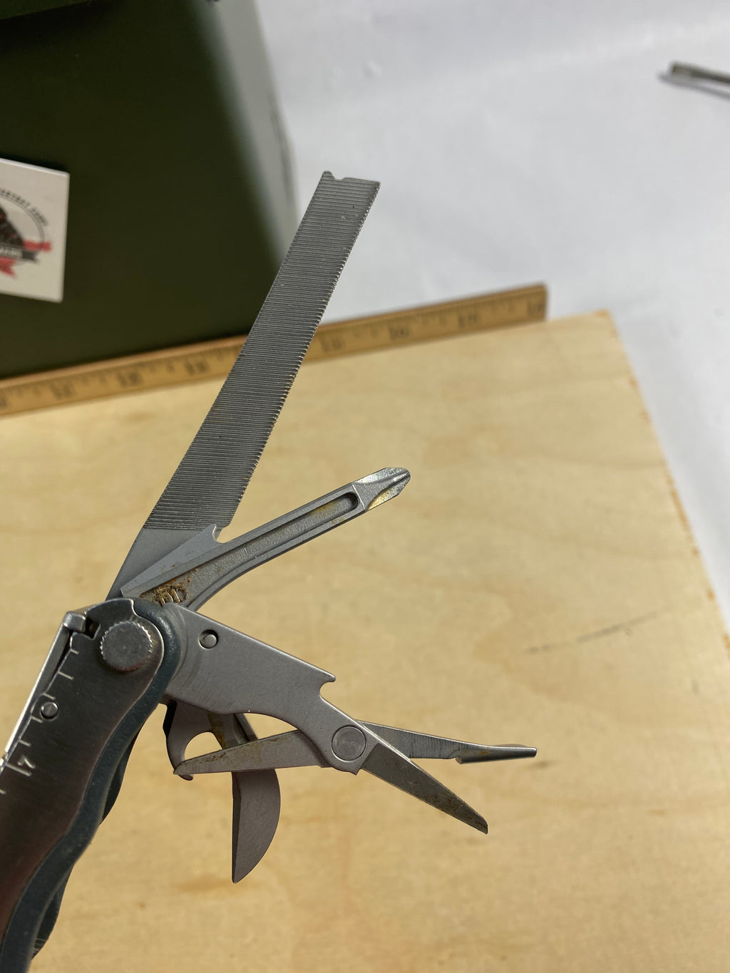 Leatherman Blast #124. Light usage. Chip on blade.