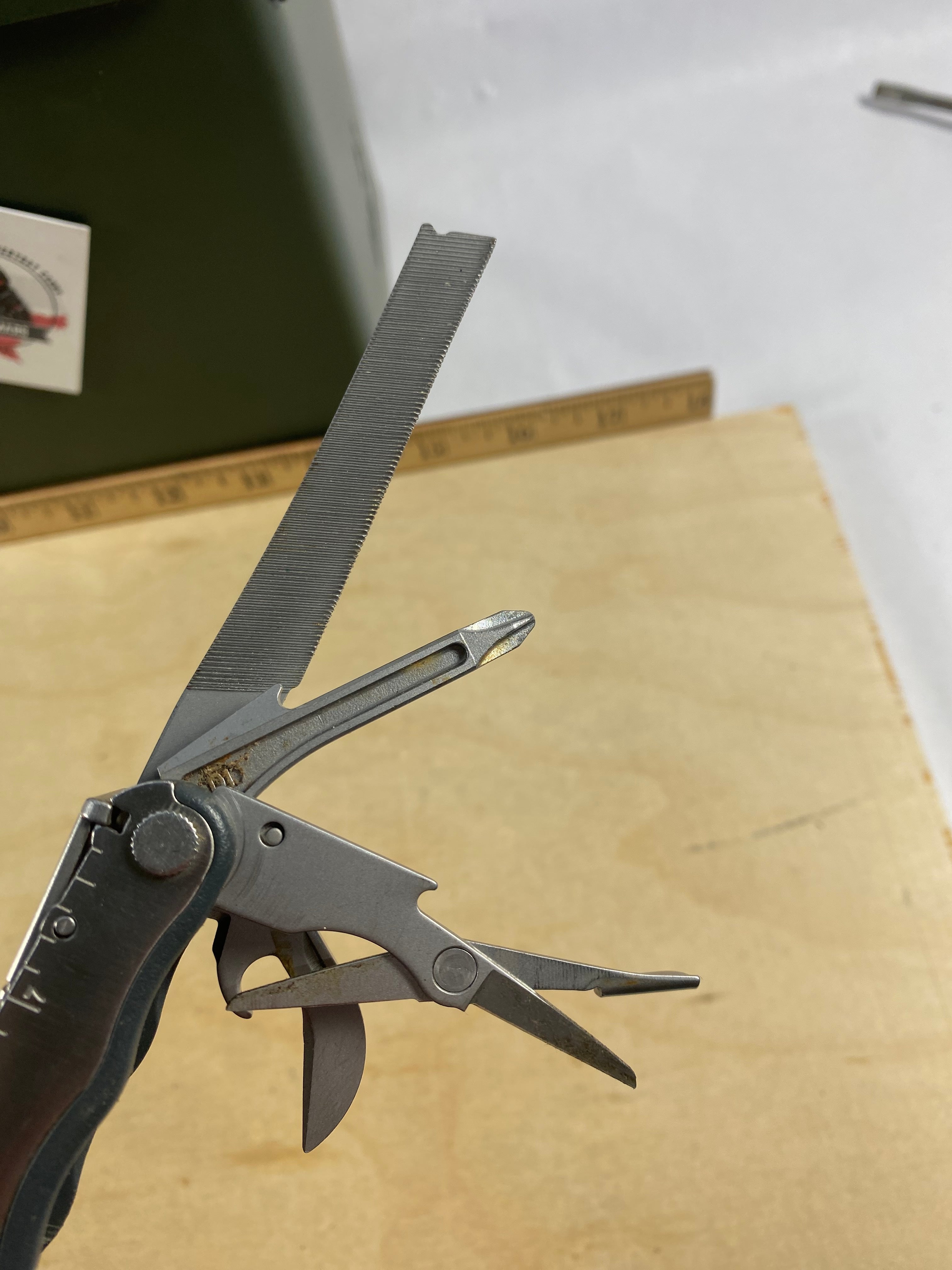 Leatherman Blast #124. Light usage. Chip on blade.