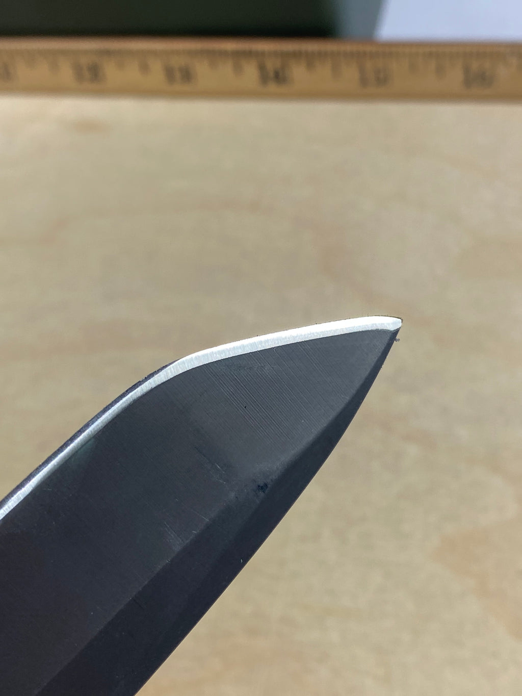 Gerber #11 Icon Tanto Liner Lock Knife (4.25" Gray Serr). Light usage