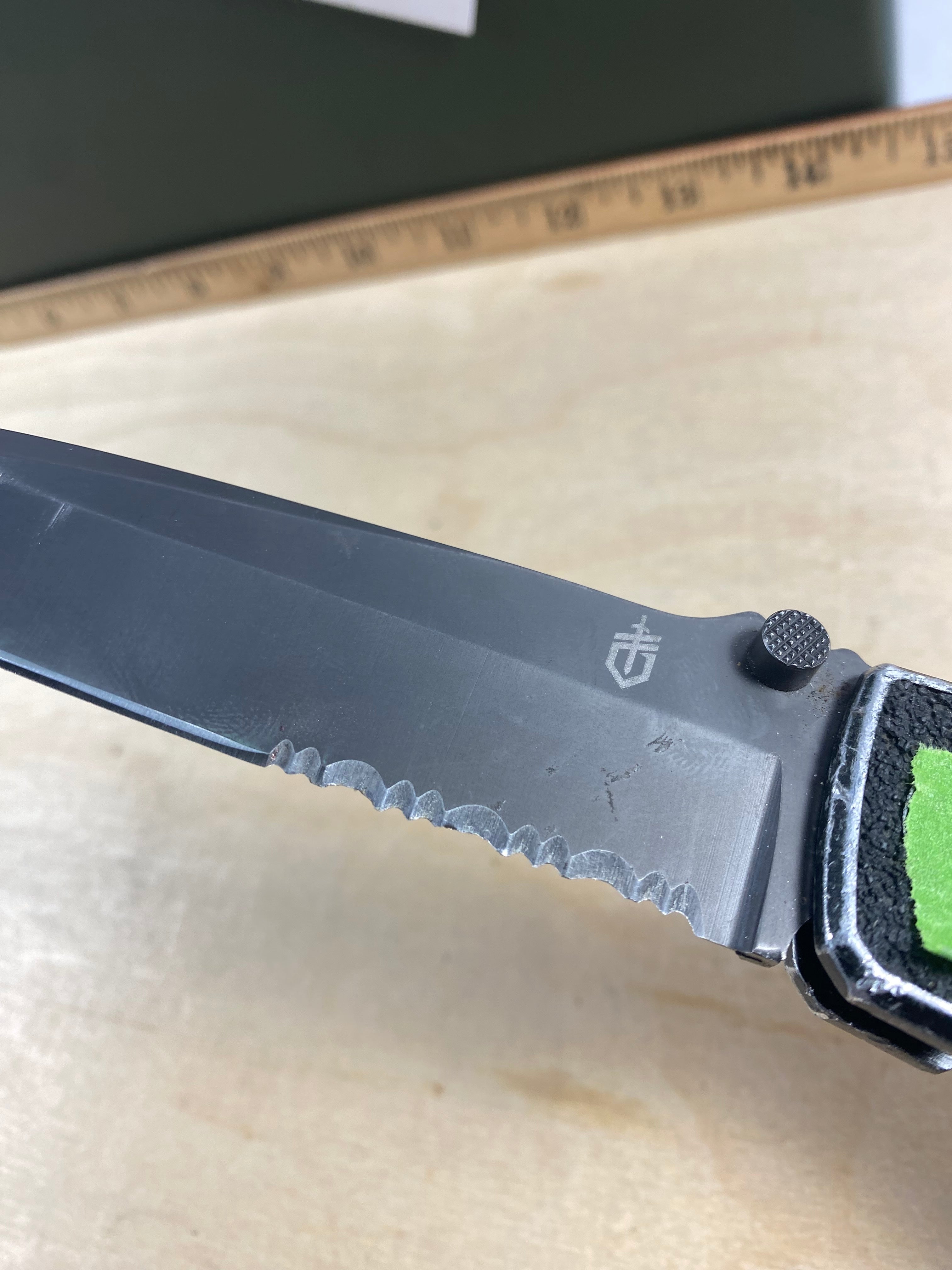 Gerber #11 Icon Tanto Liner Lock Knife (4.25" Gray Serr). Light usage