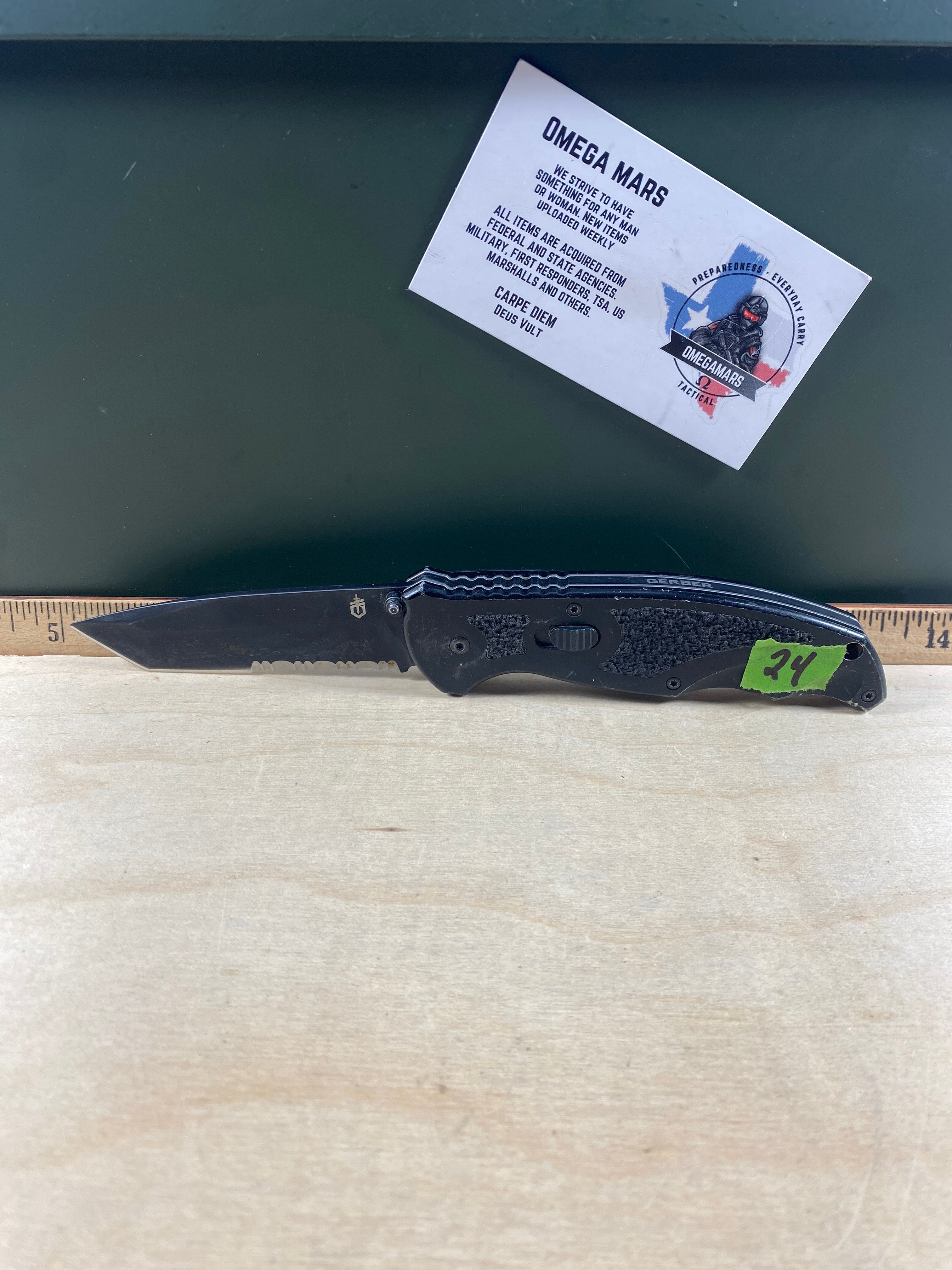 Gerber #24 Answer 3.25 Spring Assisted Tanto Knife. Light usage. Loose Blade. Dirty. DSCONTINUED. (MSRP $94.00 NEW)
