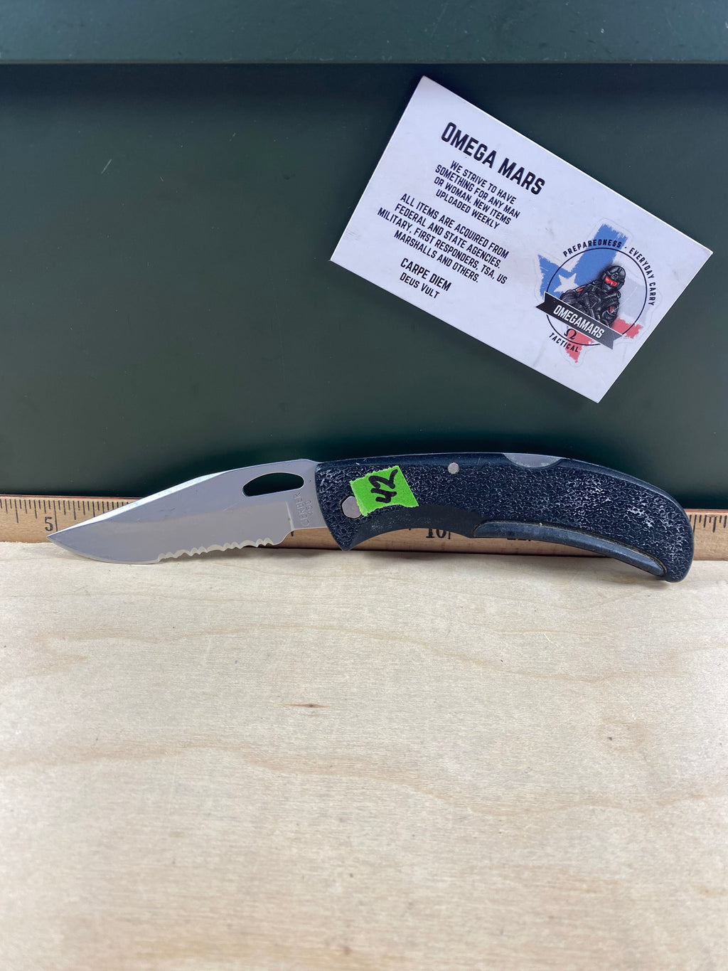 Gerber #42 450 EZ Out Pocket Knife Lockback combo Edge Blade. Light usage. Chip on blade.