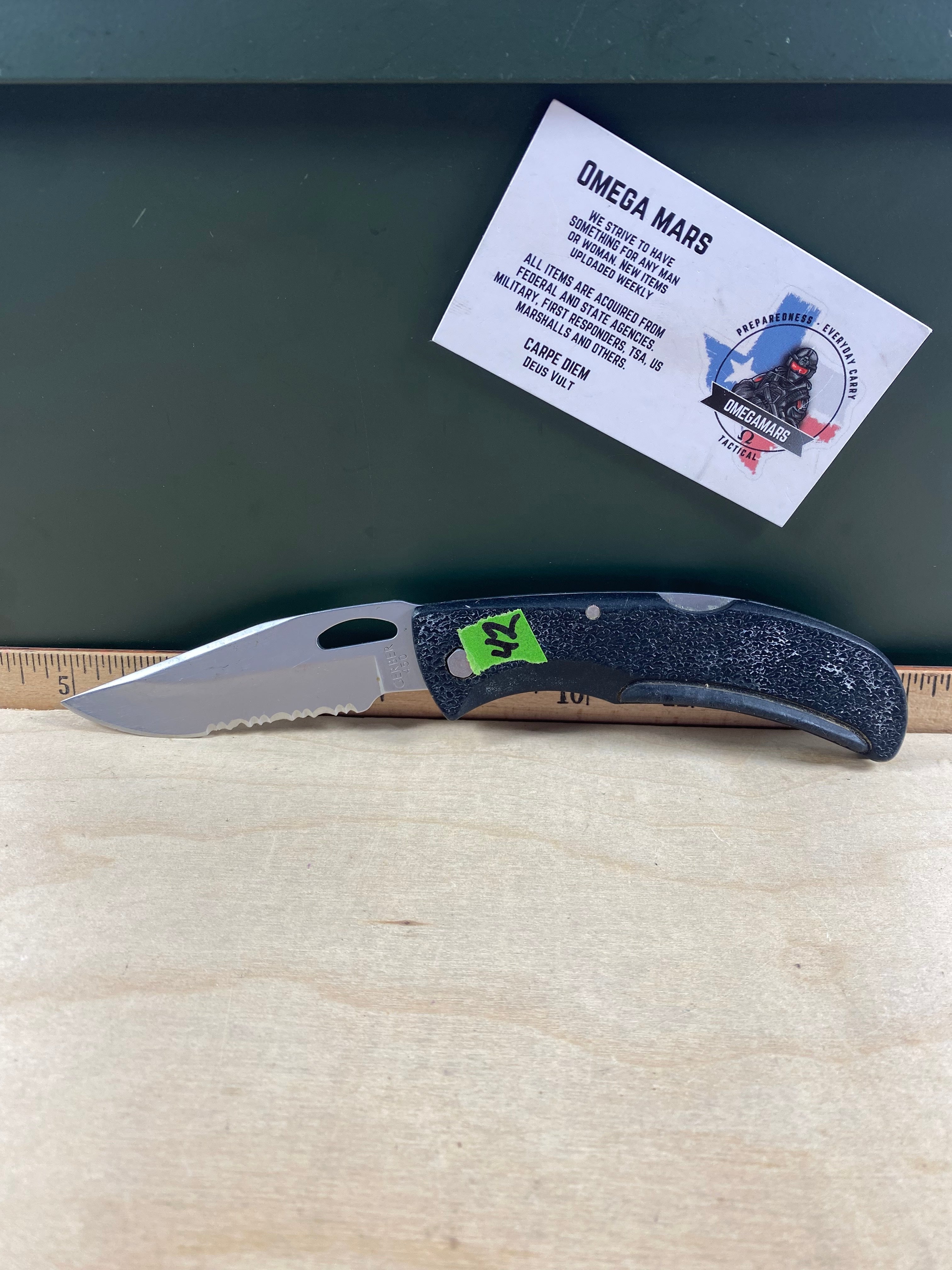 Gerber #42 450 EZ Out Pocket Knife Lockback combo Edge Blade. Light usage. Chip on blade.