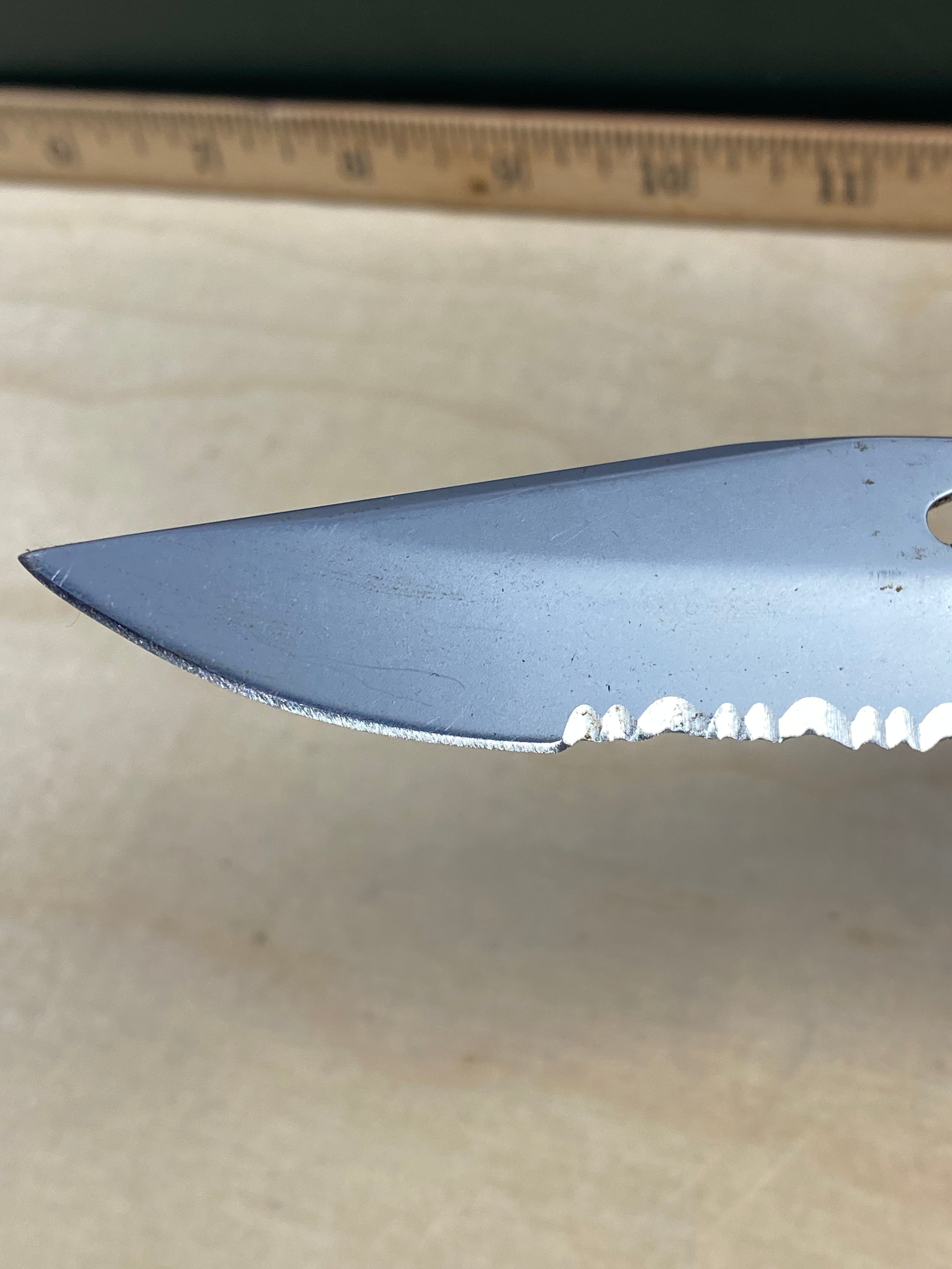 Gerber #47 450 EZ Out Pocket Knife Lockback combo Edge Blade. Light usage. Dirty.