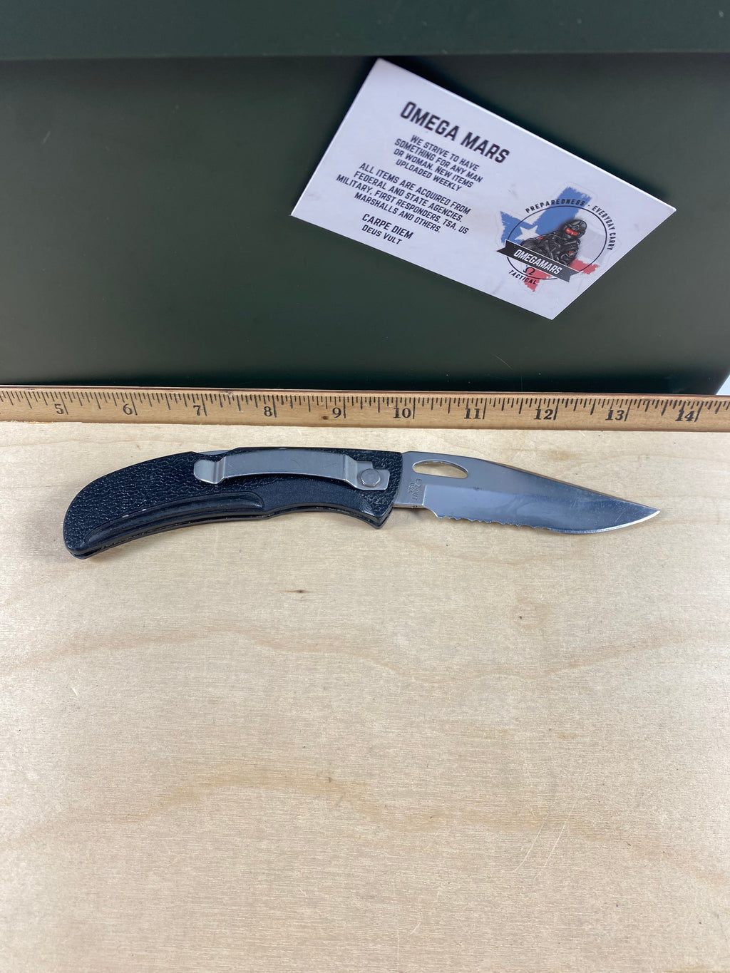 Gerber #49 450 EZ Out Pocket Knife Lockback combo Edge Blade. Light usage.