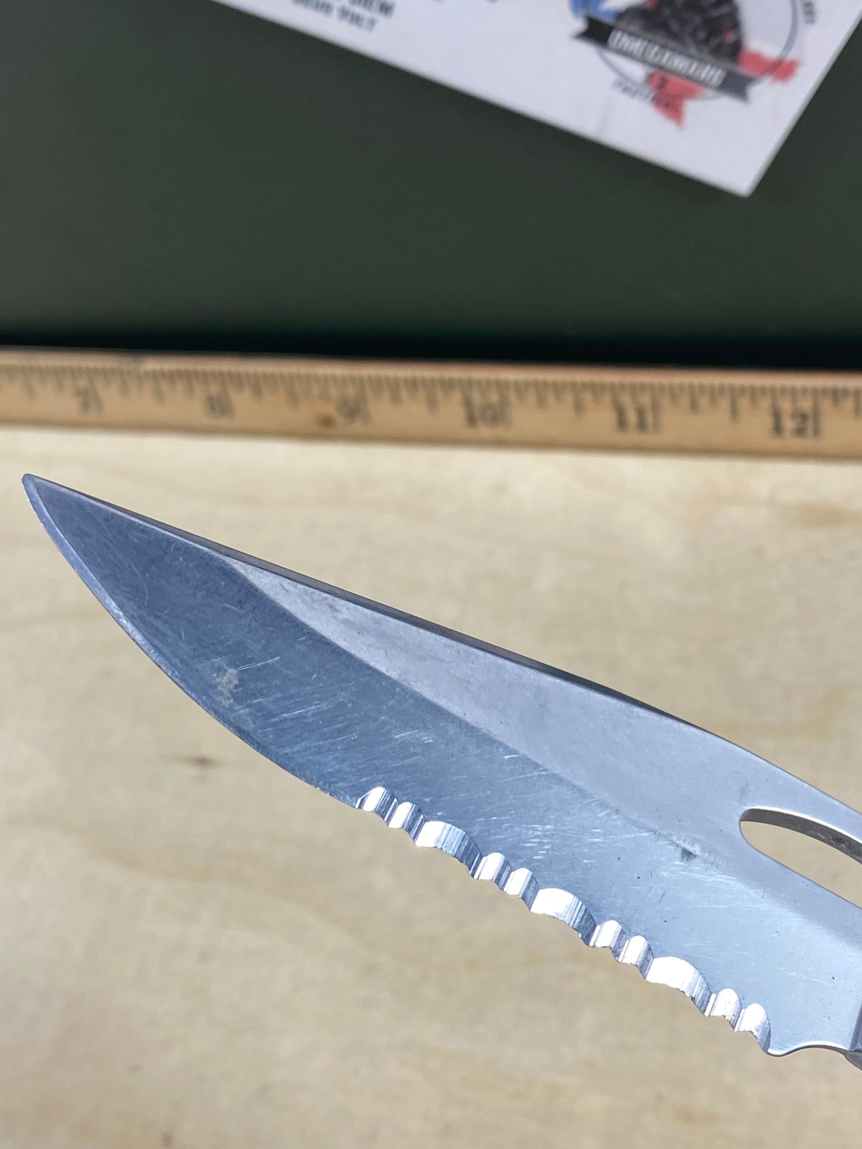 Gerber #49 450 EZ Out Pocket Knife Lockback combo Edge Blade. Light usage.