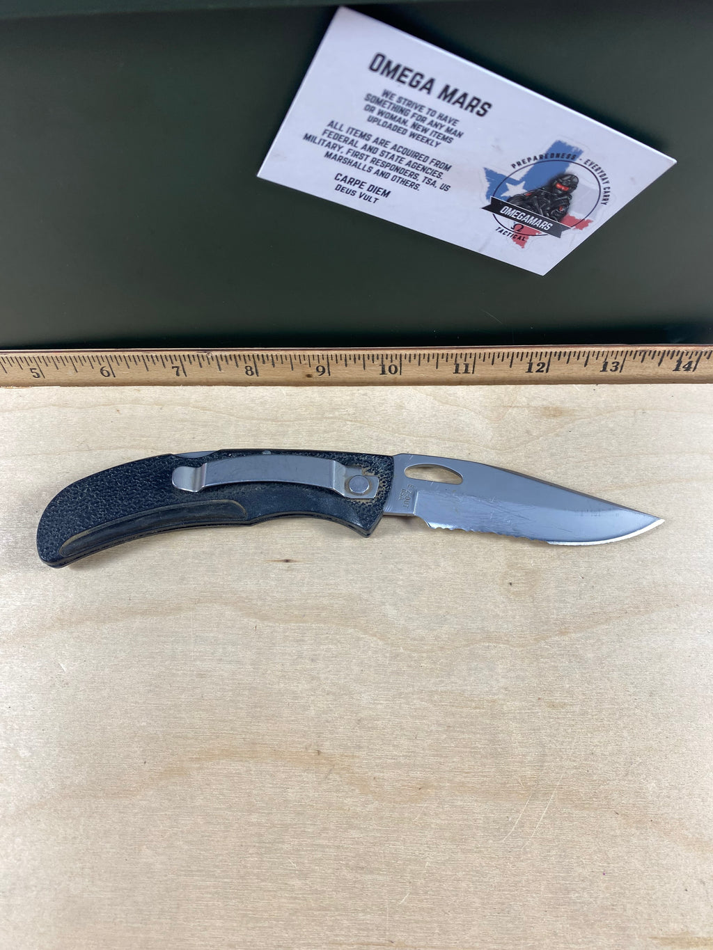 Gerber #58 450 EZ Out Pocket Knife Lockback combo Edge Blade. Light usage.