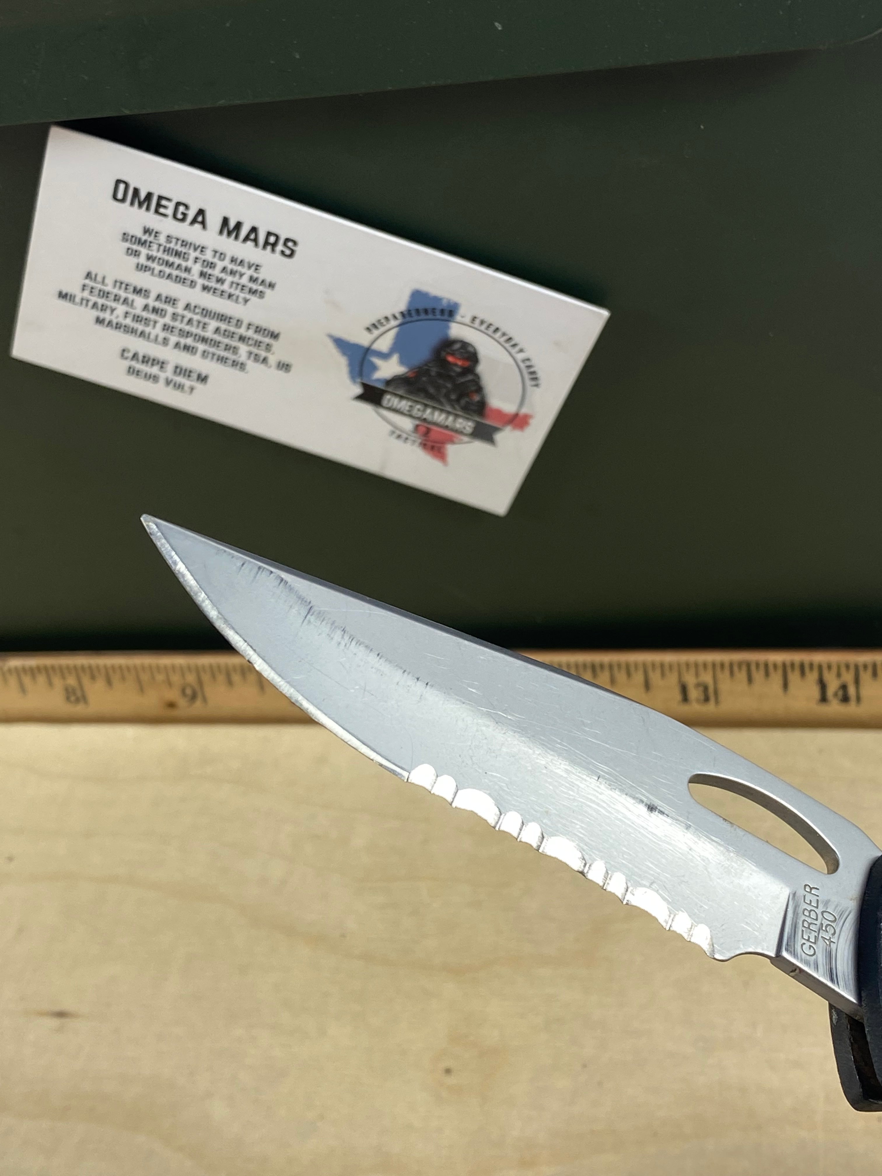 Gerber #58 450 EZ Out Pocket Knife Lockback combo Edge Blade. Light usage.