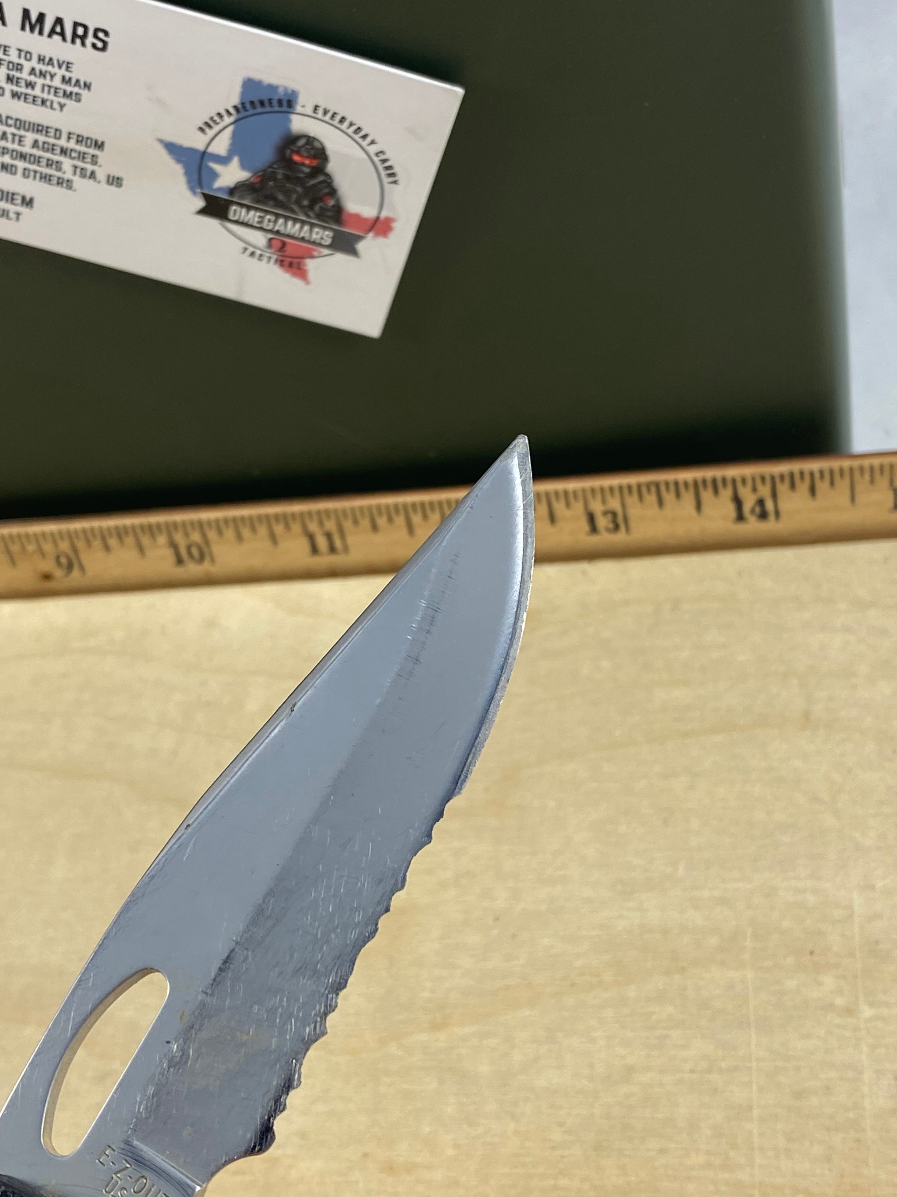 Gerber #58 450 EZ Out Pocket Knife Lockback combo Edge Blade. Light usage.