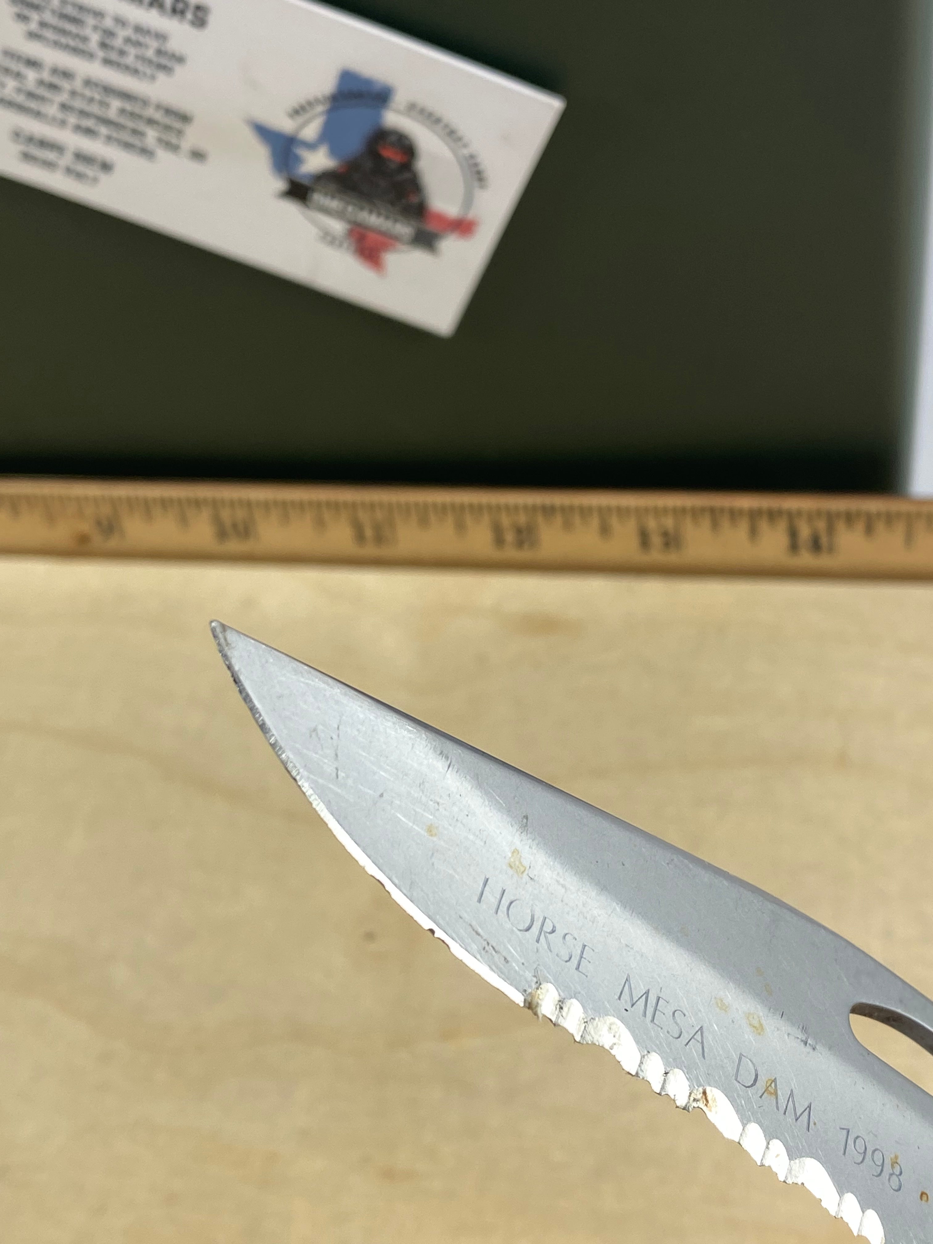 Gerber #59 450 EZ Out Pocket Knife Lockback combo Edge Blade. Light usage. Dirty and chips on blade.