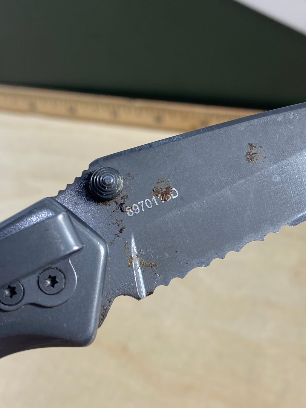 Gerber #94 Paraframe I Folding Knife. Light usage and dirty. (MSRP $35.00 NEW)