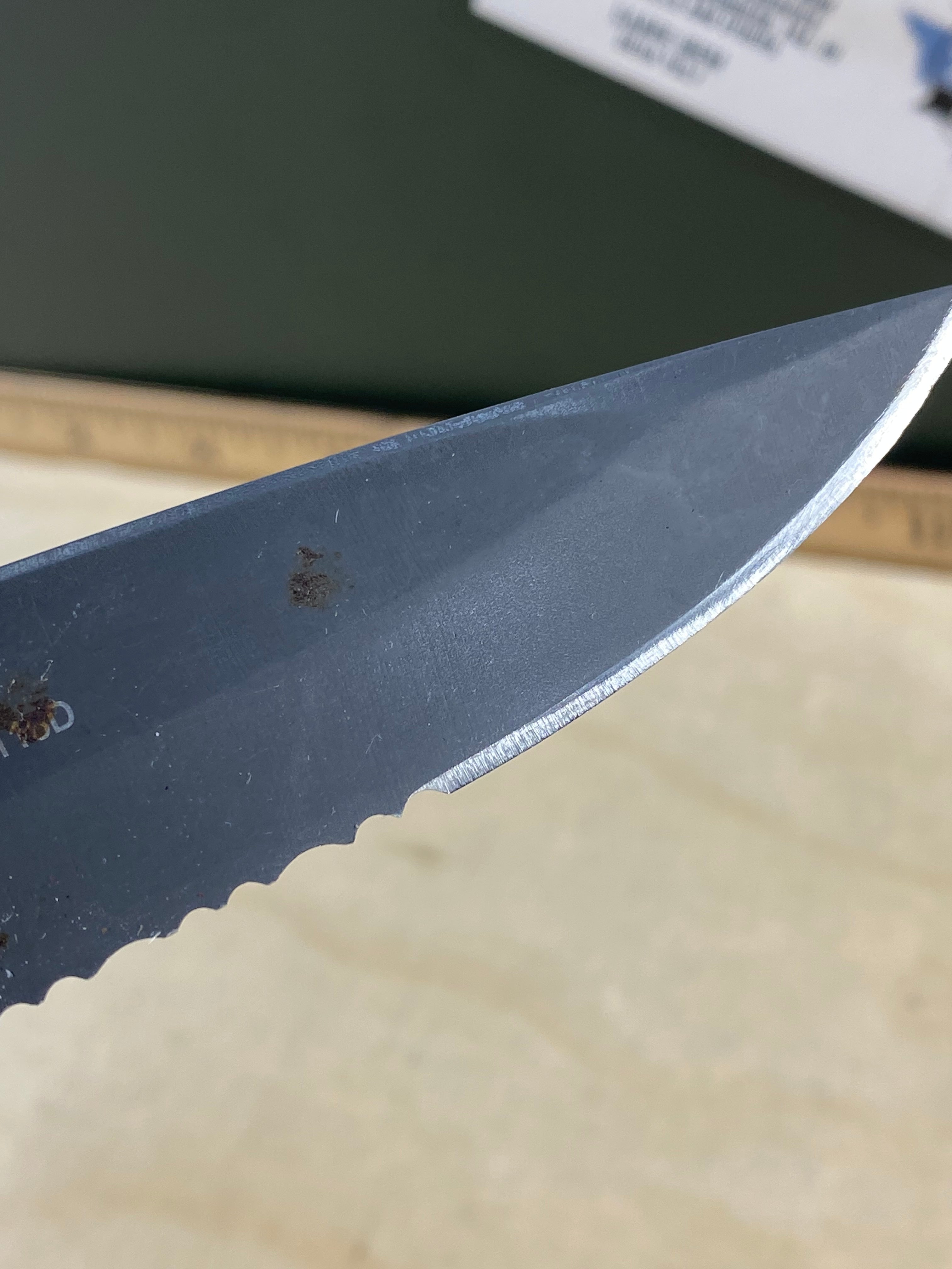Gerber #94 Paraframe I Folding Knife. Light usage and dirty. (MSRP $35.00 NEW)