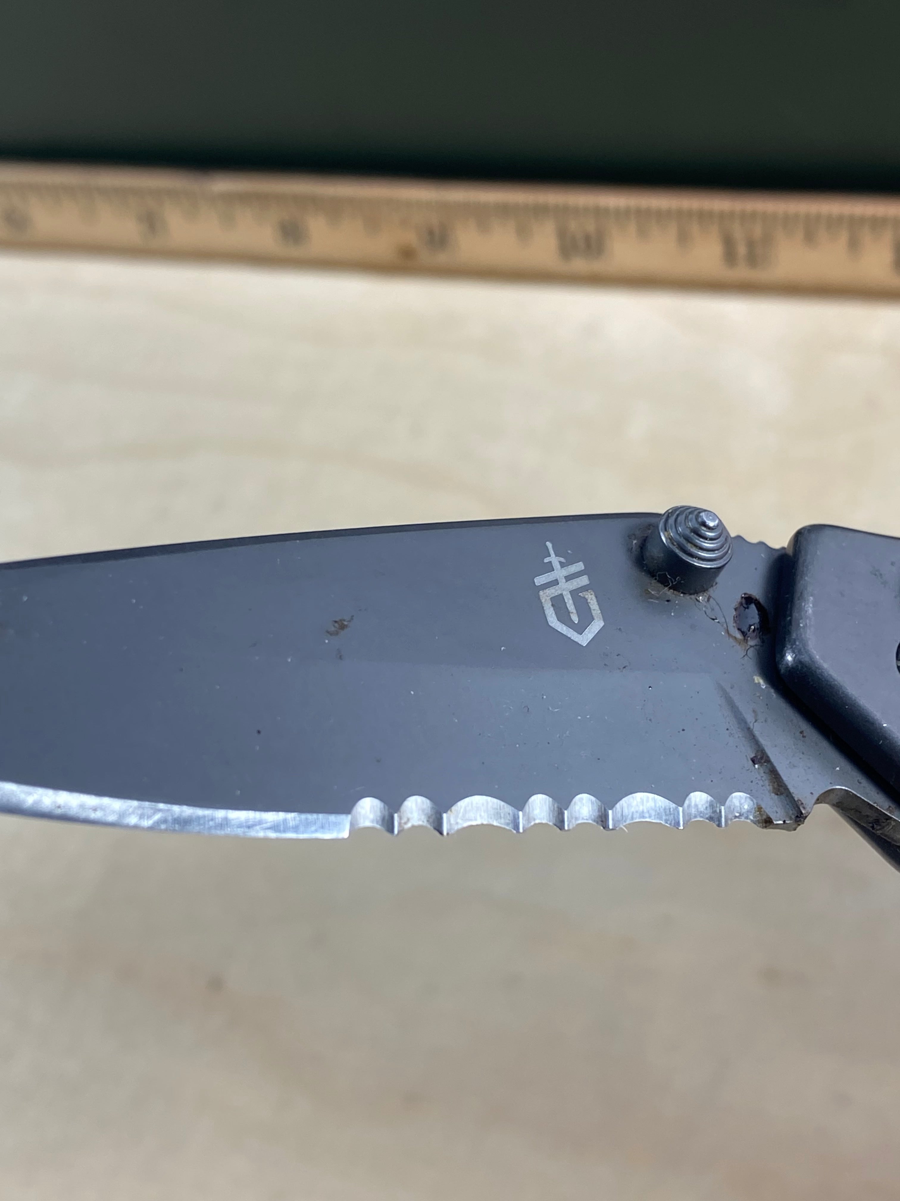 Gerber #94 Paraframe I Folding Knife. Light usage and dirty. (MSRP $35.00 NEW)