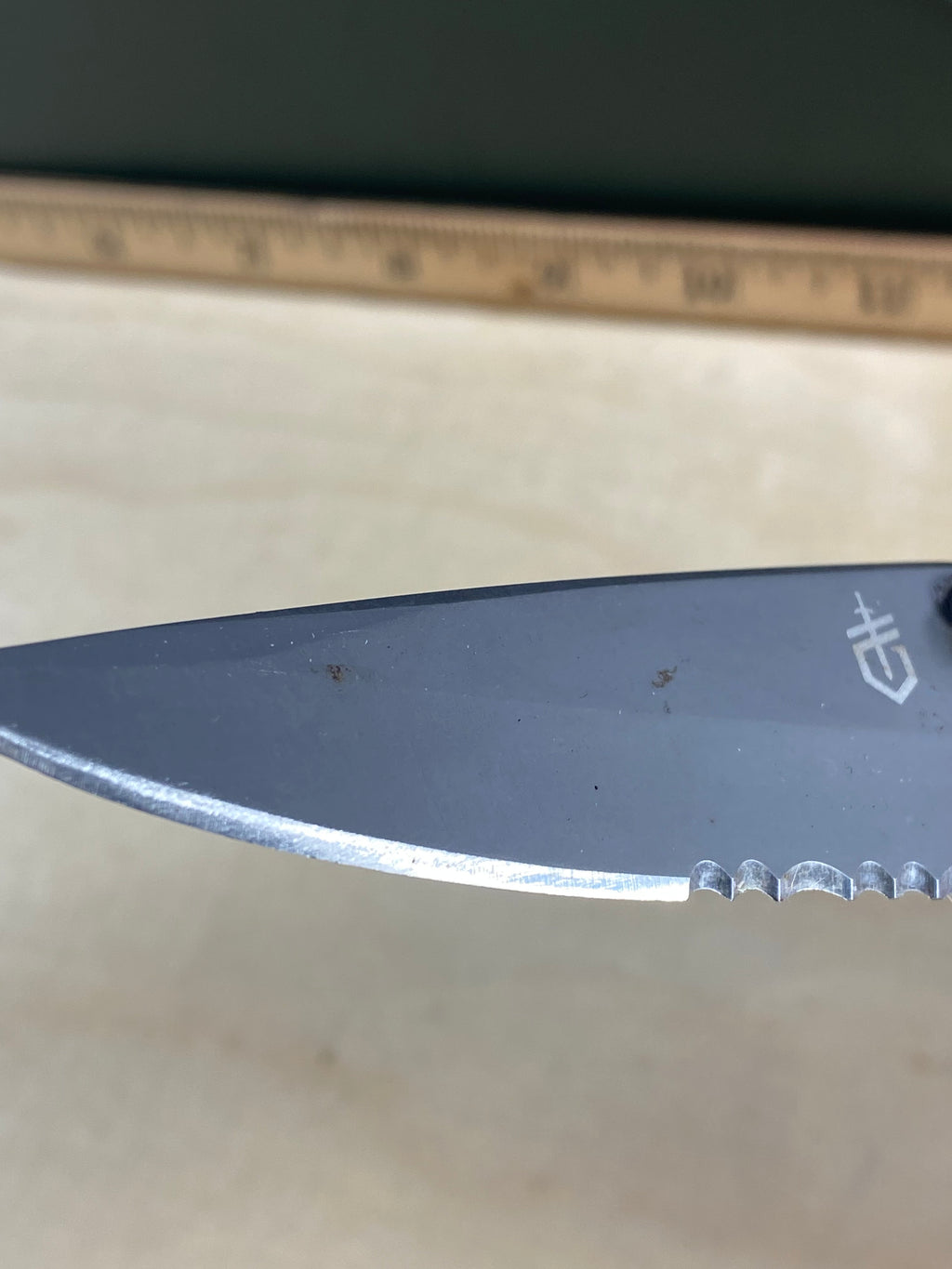 Gerber #94 Paraframe I Folding Knife. Light usage and dirty. (MSRP $35.00 NEW)