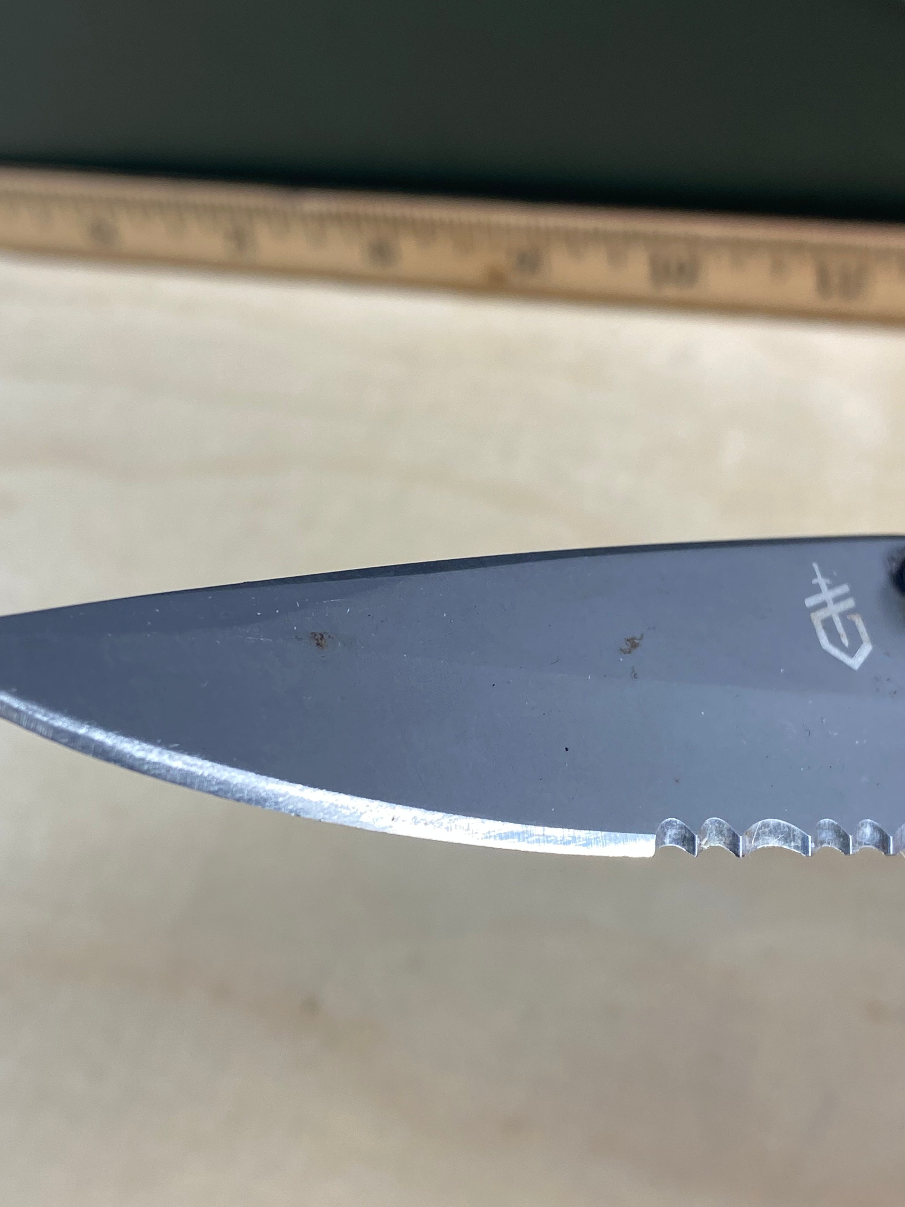 Gerber #94 Paraframe I Folding Knife. Light usage and dirty. (MSRP $35.00 NEW)