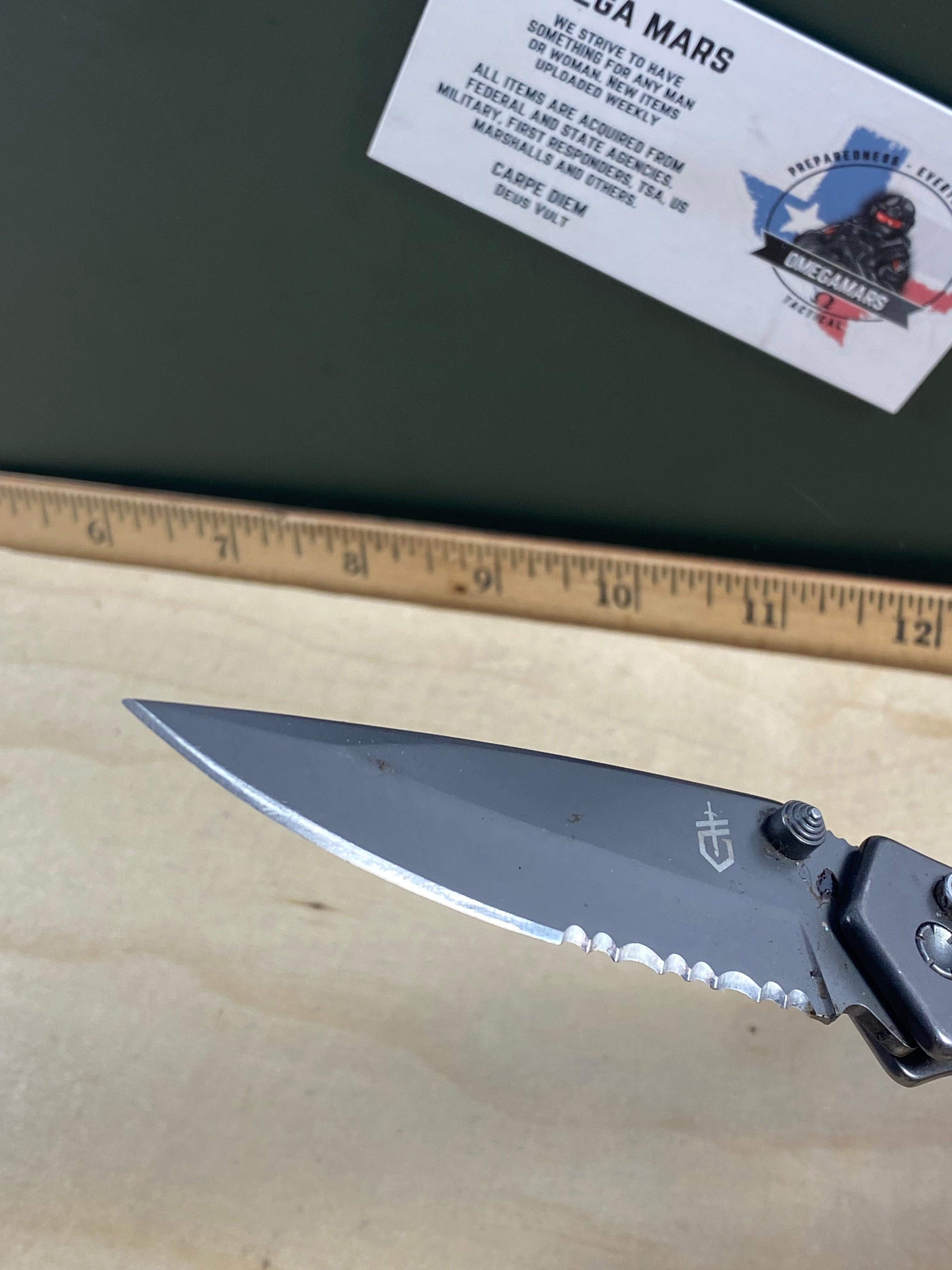 Gerber #94 Paraframe I Folding Knife. Light usage and dirty. (MSRP $35.00 NEW)
