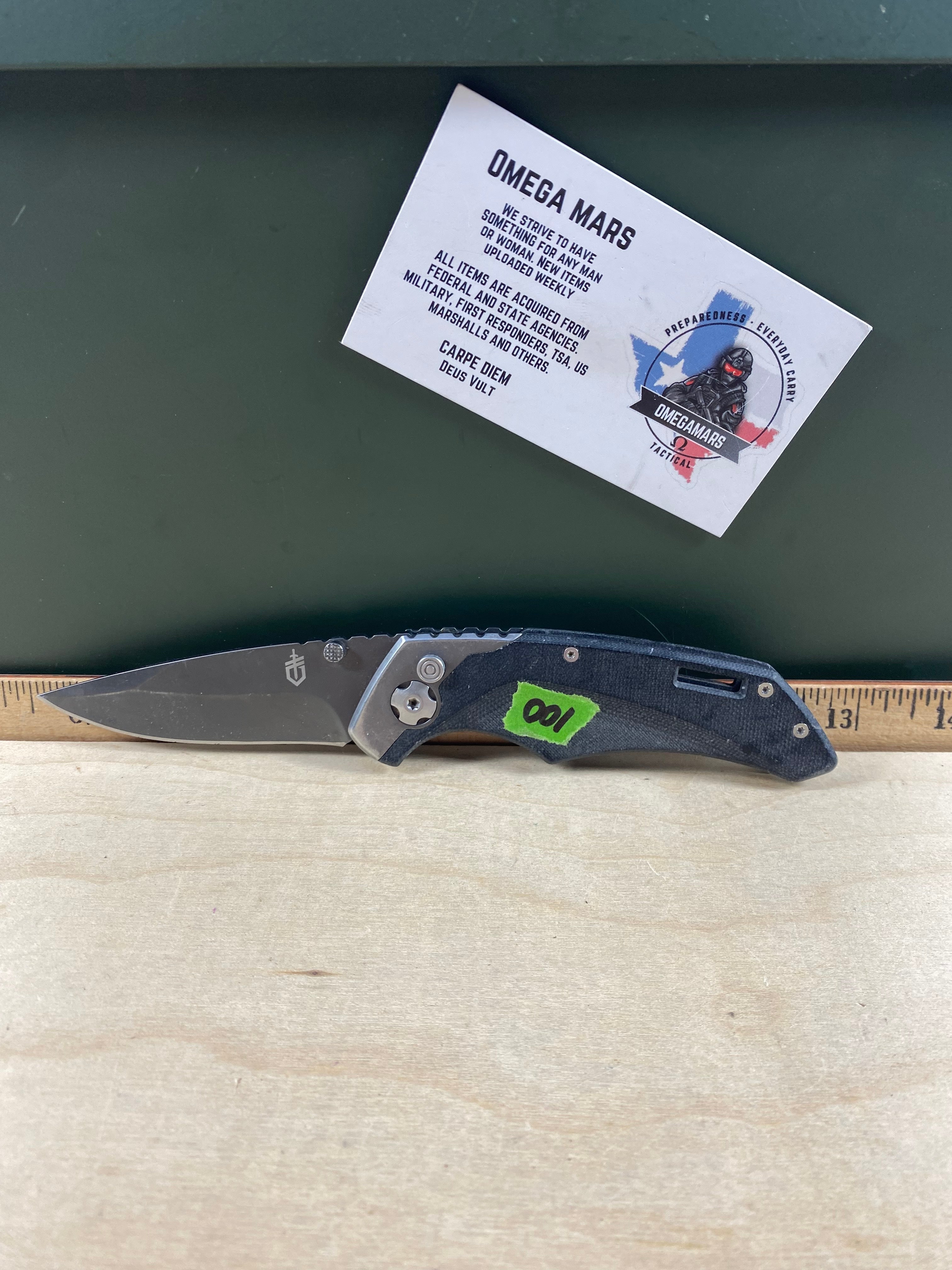 Gerber #100 Contrast Frame Lock Knife. Light usage. Chip on blade and resharpened