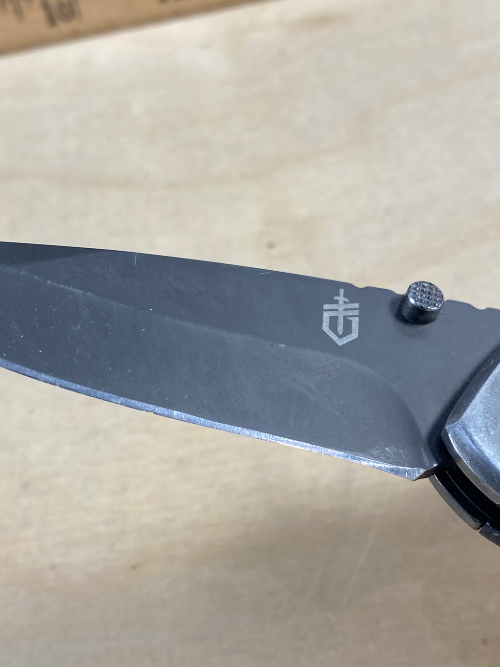 Gerber #100 Contrast Frame Lock Knife. Light usage. Chip on blade and resharpened