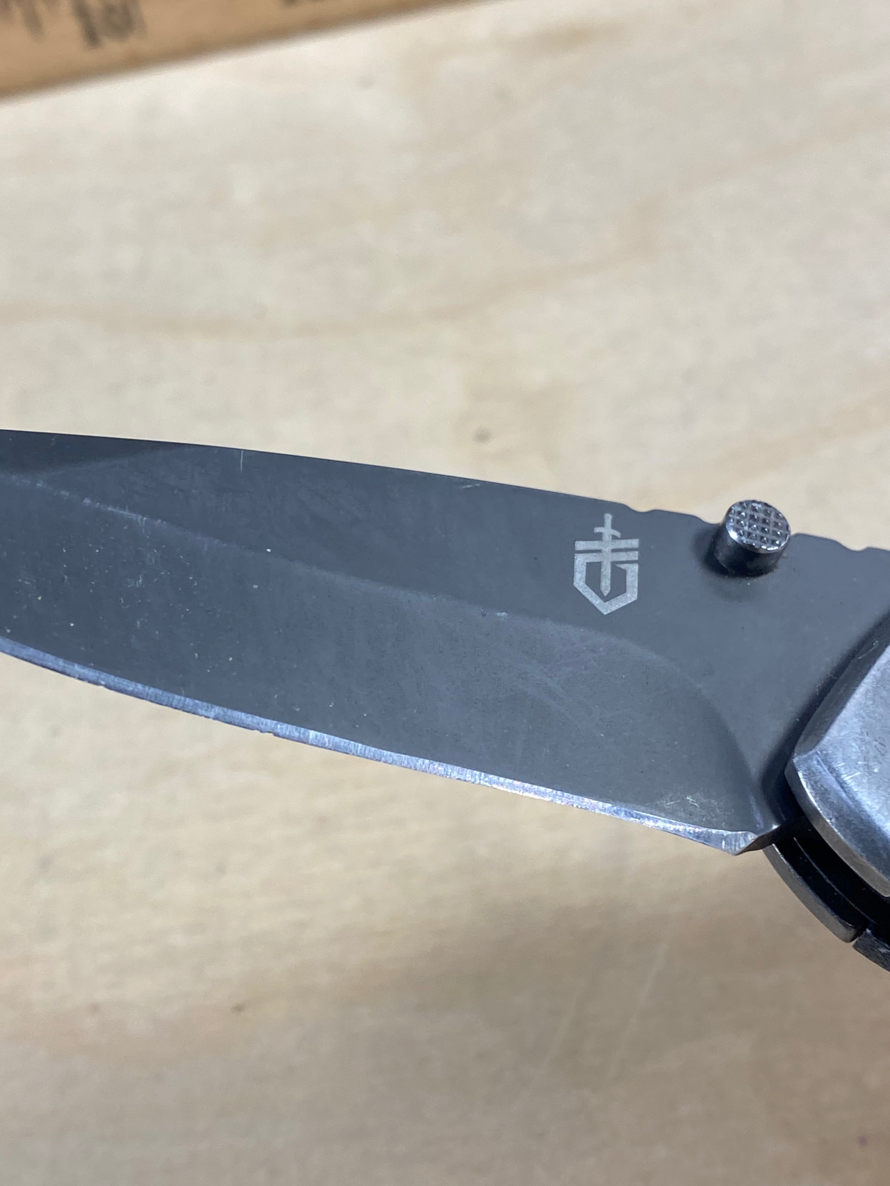 Gerber #100 Contrast Frame Lock Knife. Light usage. Chip on blade and resharpened