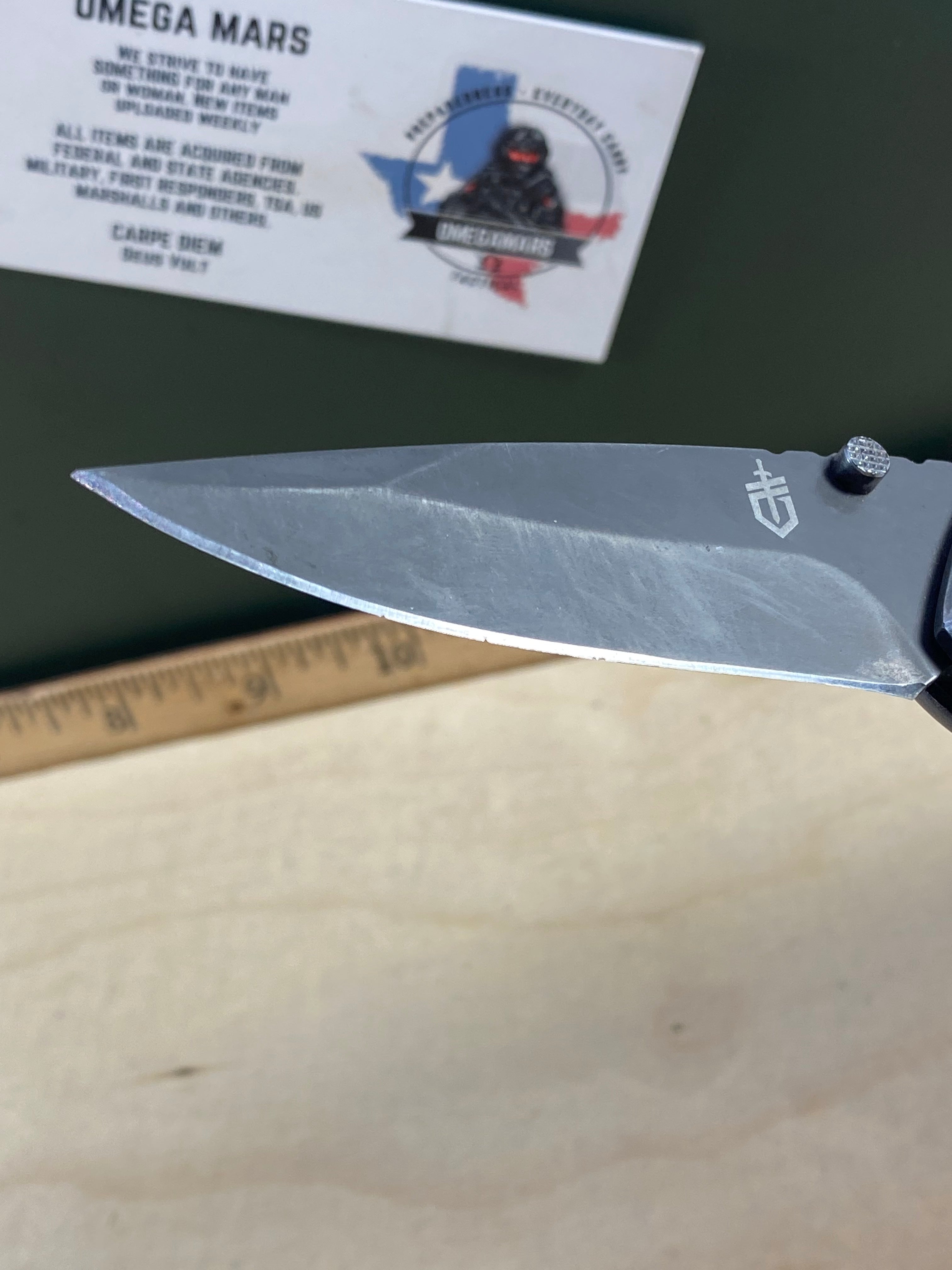 Gerber #100 Contrast Frame Lock Knife. Light usage. Chip on blade and resharpened