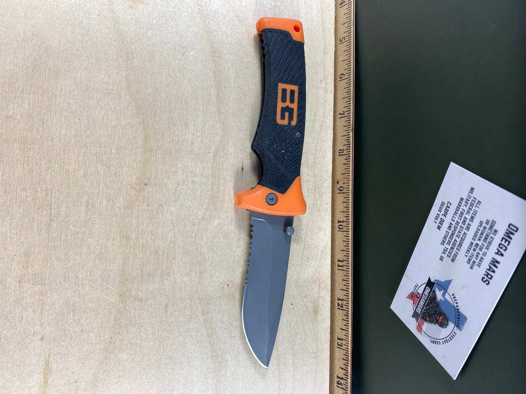 Gerber #80 Bear Grylls. Light usage. Dirty