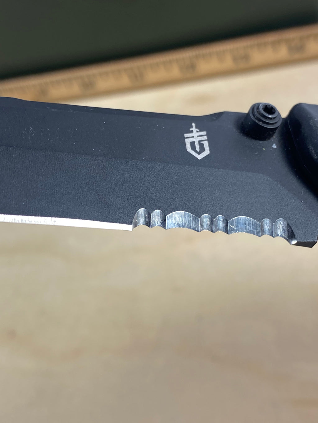Gerber #101 Decree Liner Lock Knife. Light usage. Pocket clip is loose