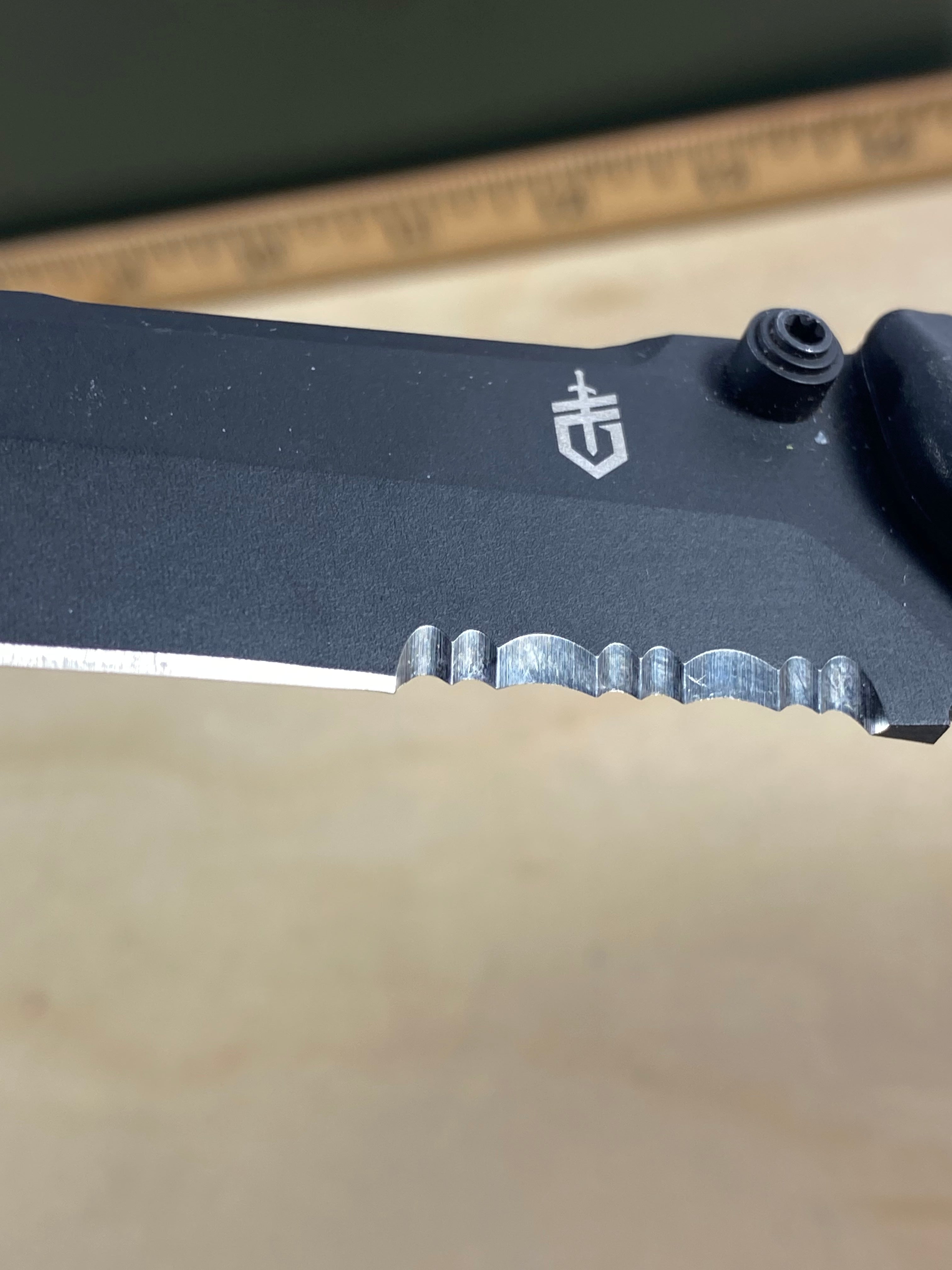 Gerber #101 Decree Liner Lock Knife. Light usage. Pocket clip is loose