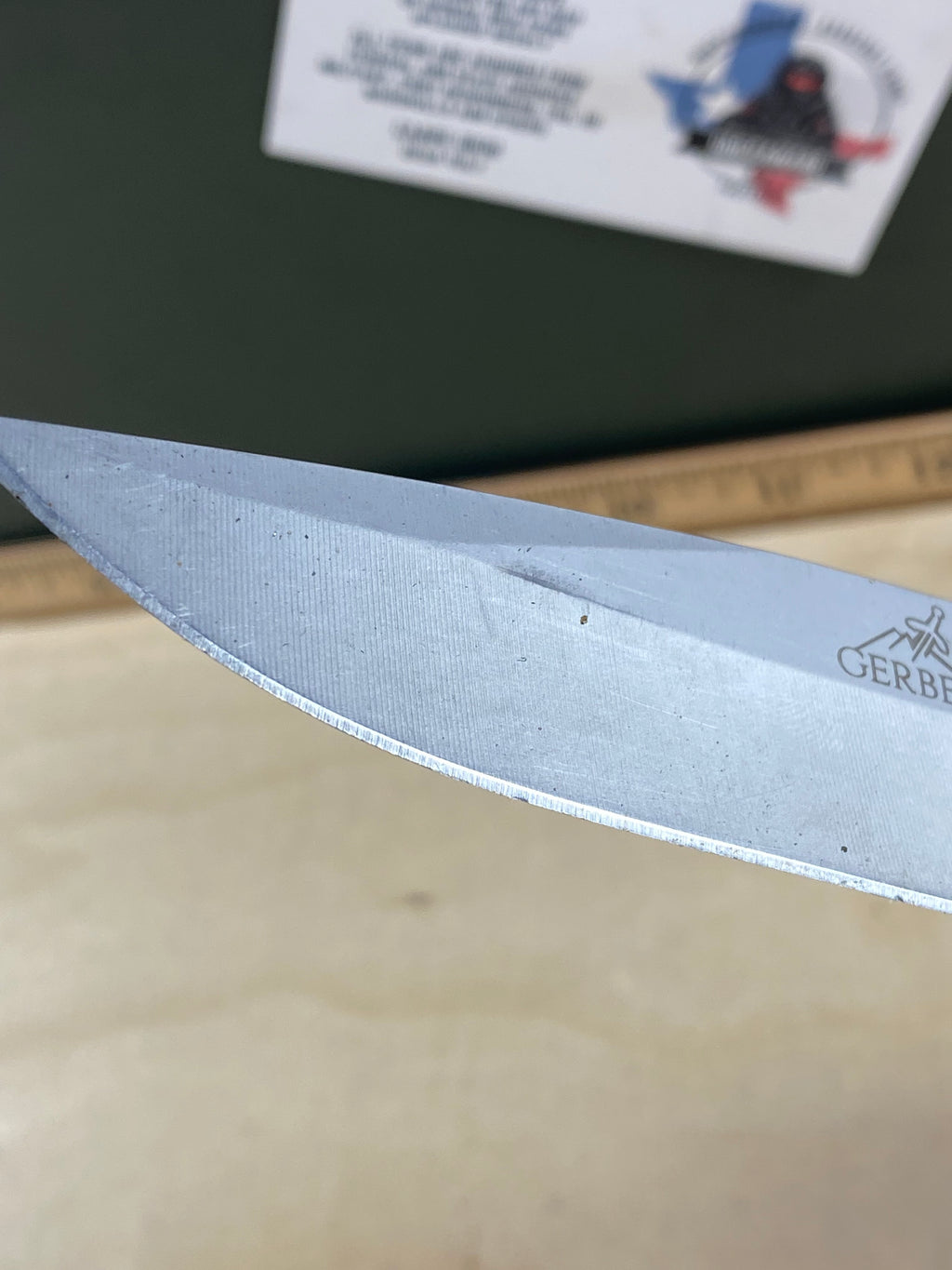 Gerber #107. Unknow model. Light usage. Dirty. Blade it's a little bit loose