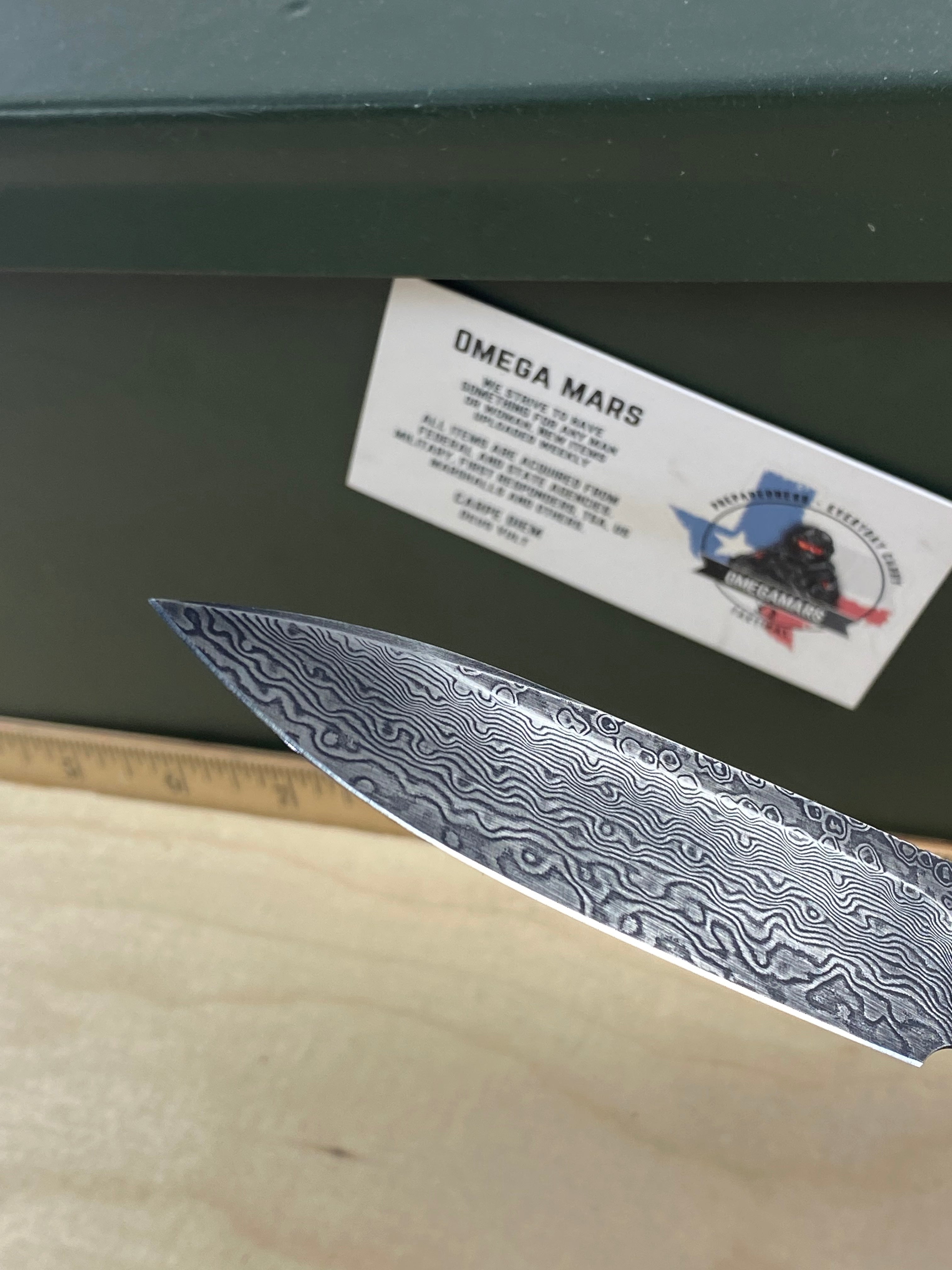 CIVIVI #15 Button Lock Elementum Damascus Pocket Knife. Light usage. (MSRP $126.00 NEW)