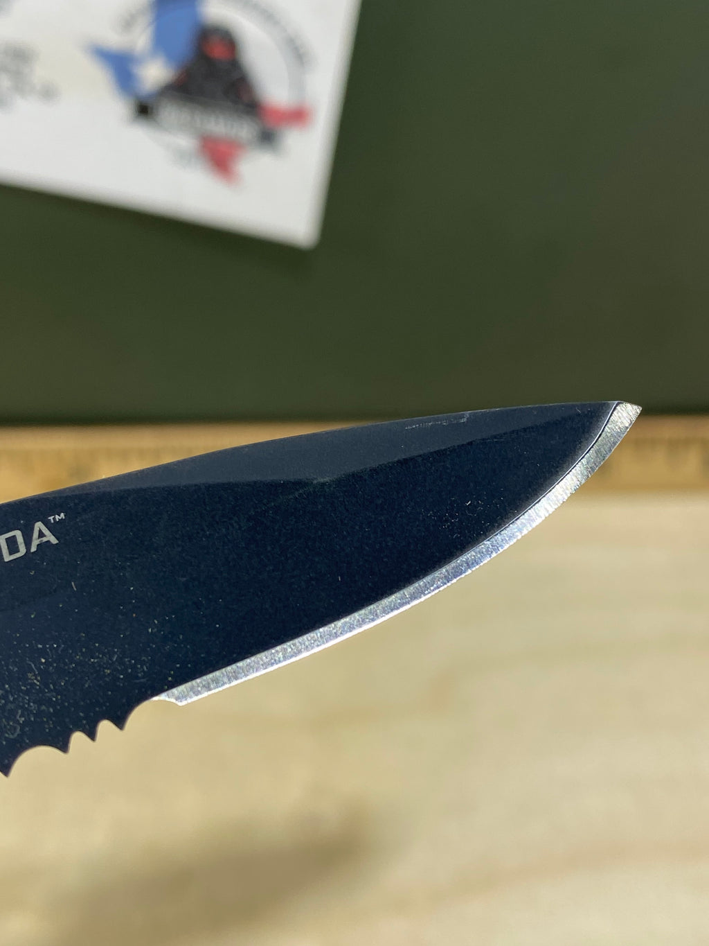 CRKT 6490K Pazoda #6. Light usage
