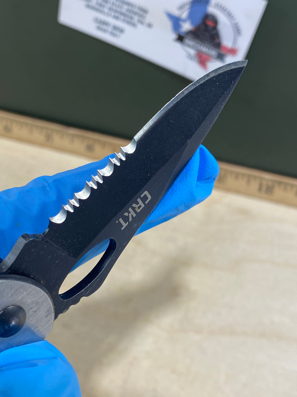 CRKT 6490K Pazoda #6. Light usage