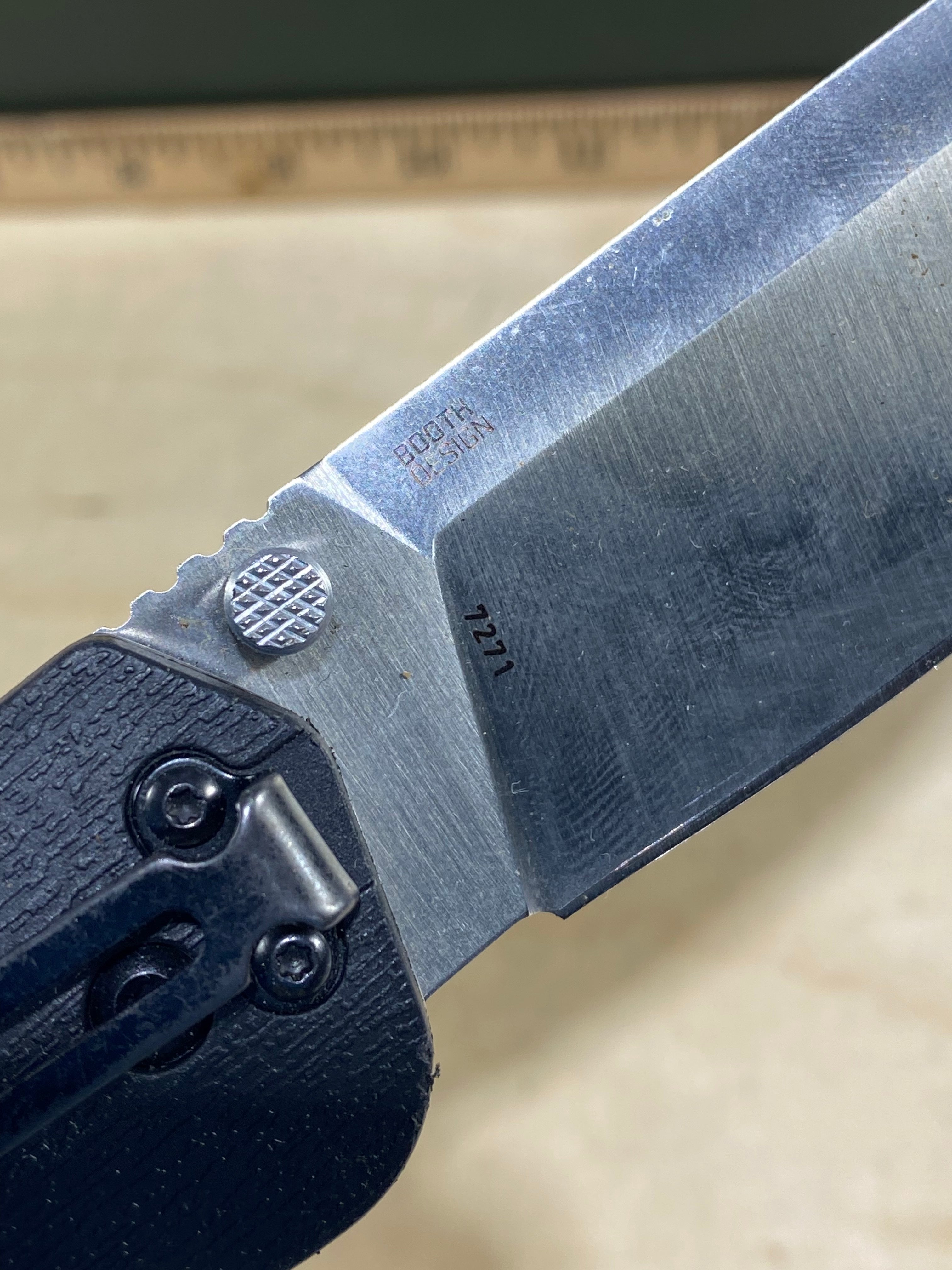 CRKT 7271 Booth #94. Light usage