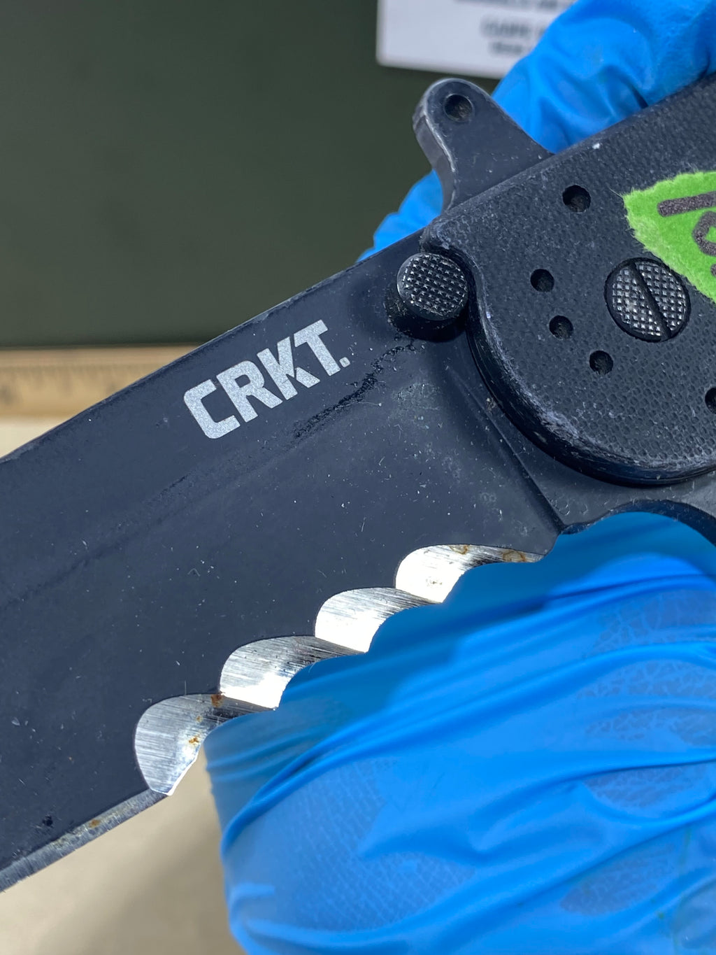 CRKT M16-14SFG #101. Light usage