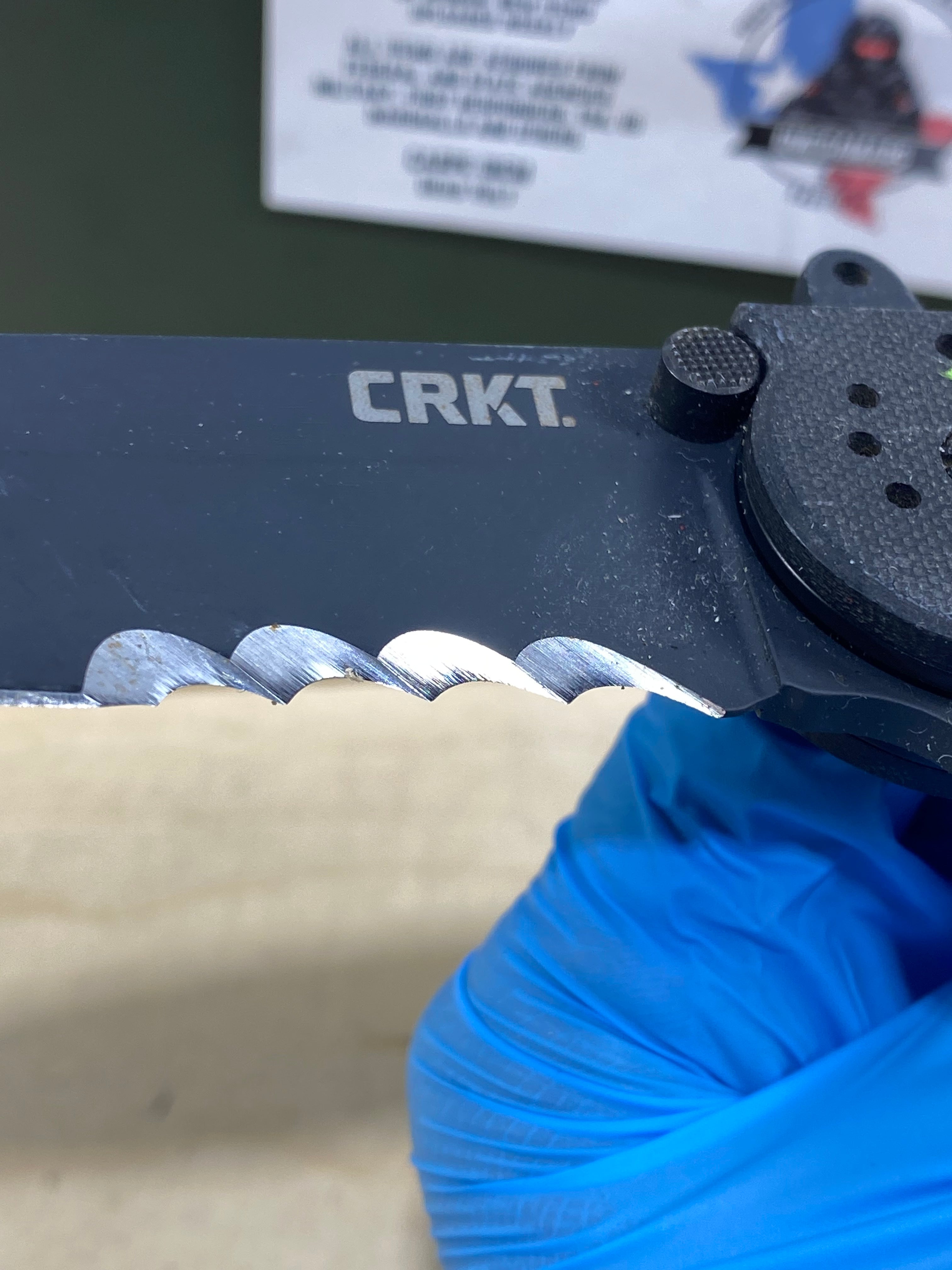 CRKT M16-14SFG #108. Light usage