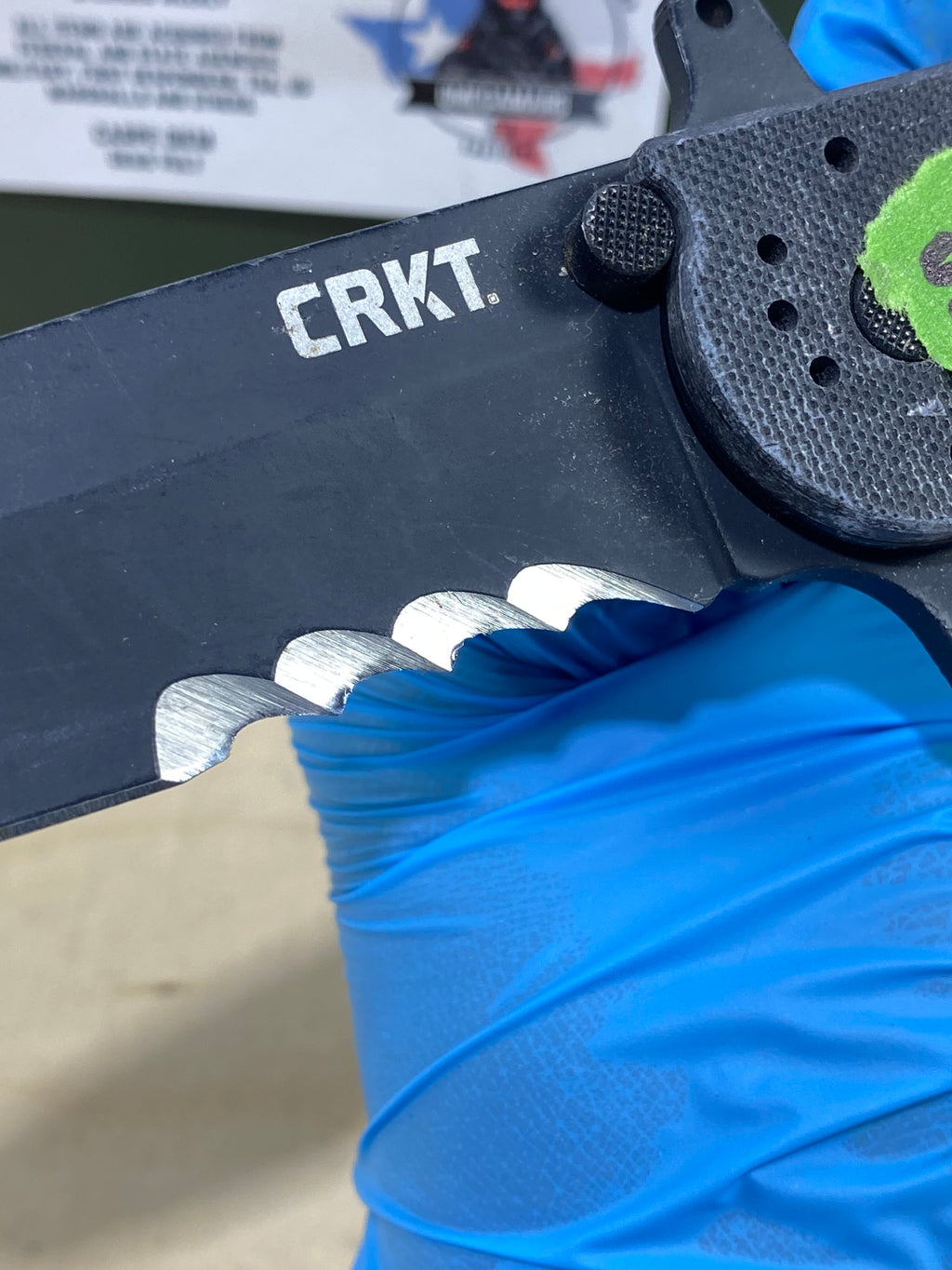 CRKT M16-14SFG #110. Light usage