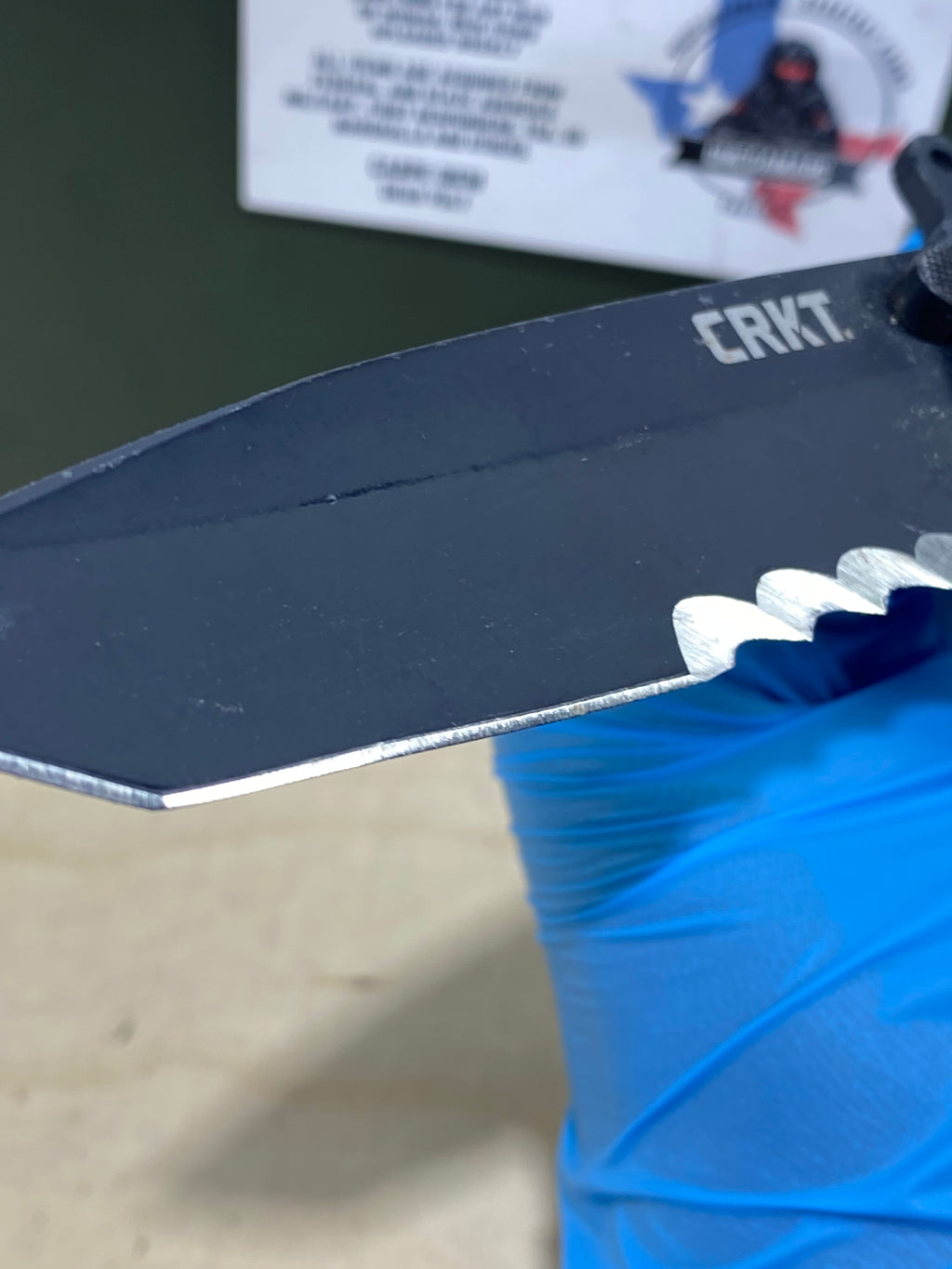 CRKT M16-14SFG #110. Light usage
